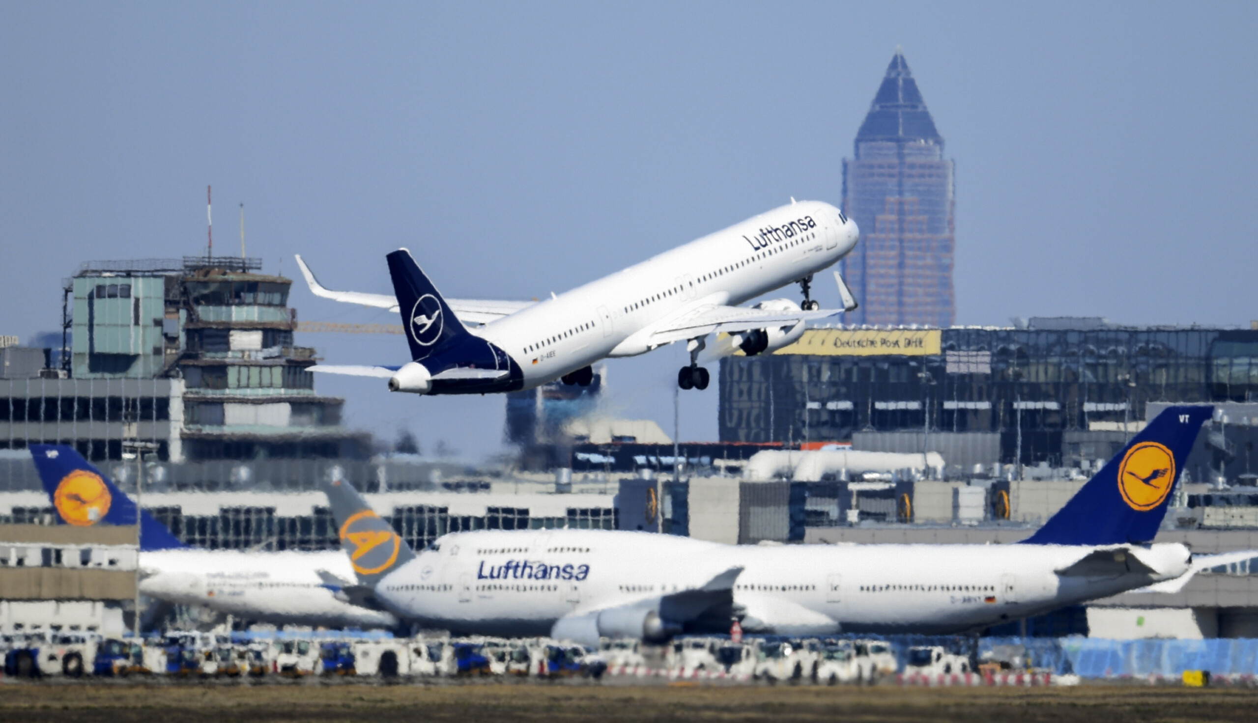 ita lufthansa airline will be maintained as a strong and further developed brand scaled