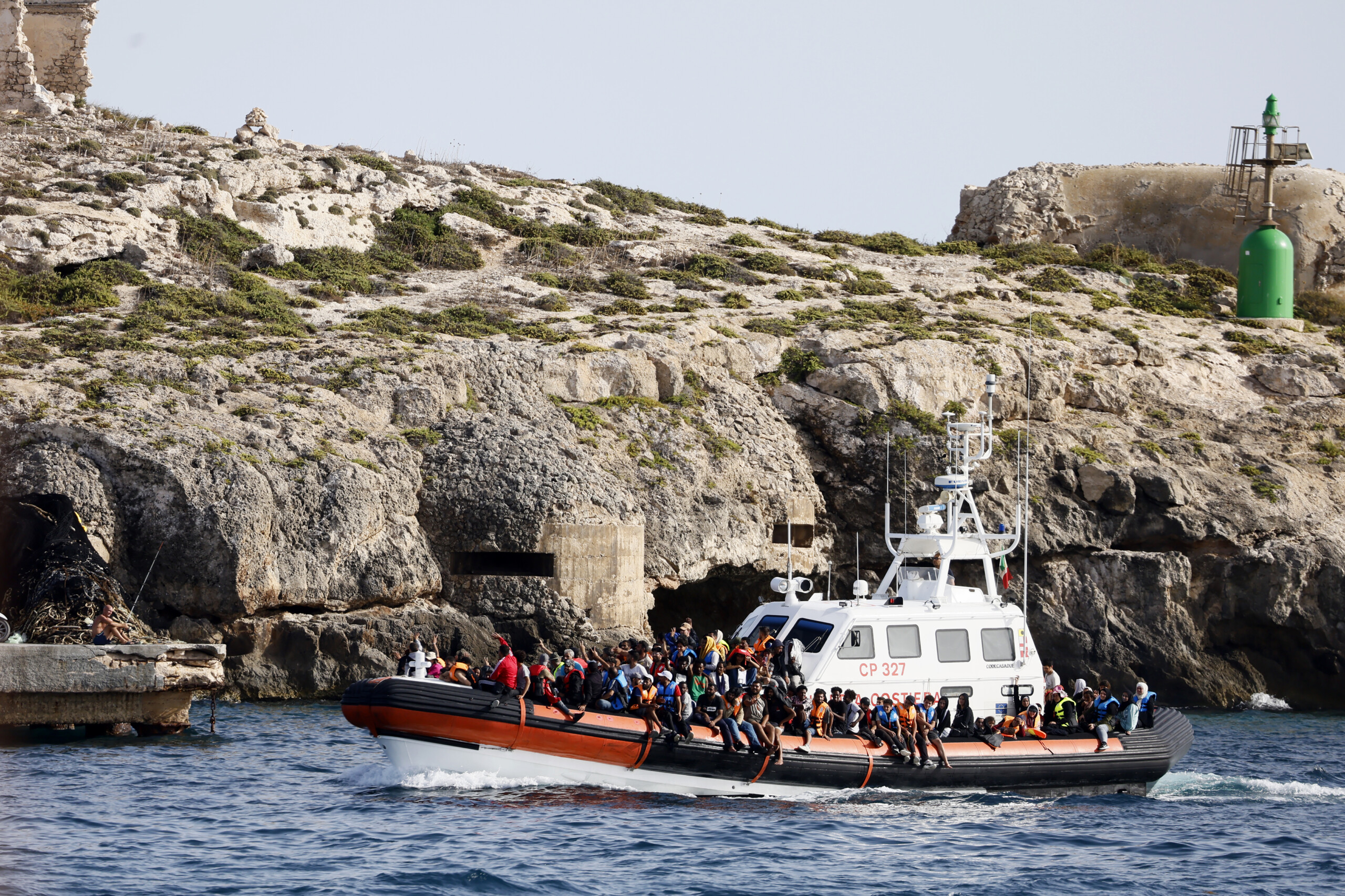 migrants human trafficker arrested in crotone scaled