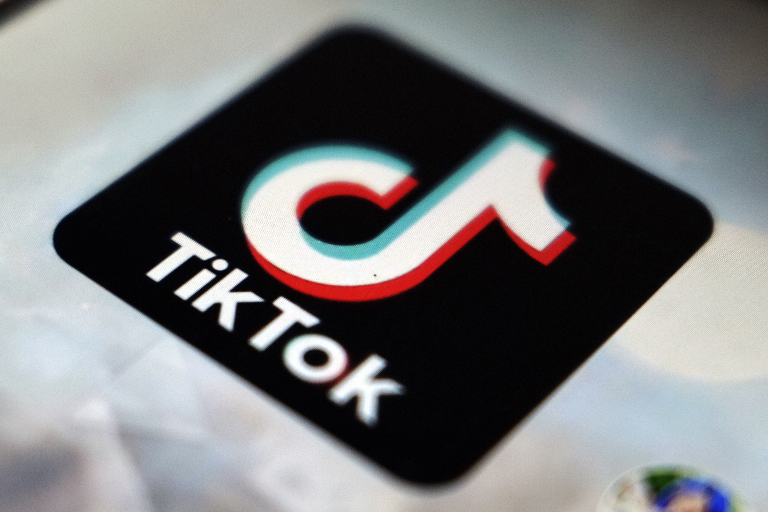 us media perplexity ai submits merger offer with tiktok scaled