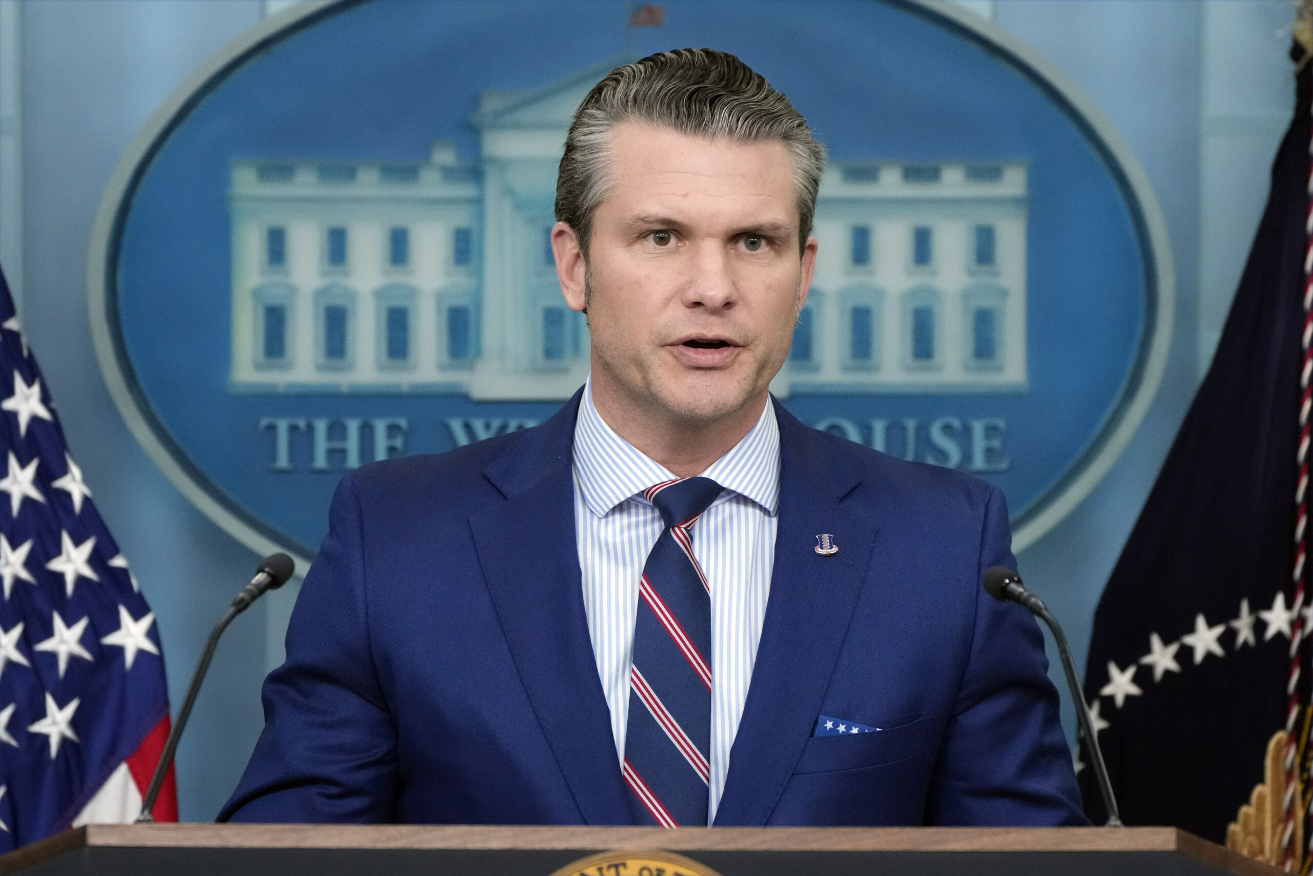 washington plane crash hegseth investigation will clarify whether helicopter flew at wrong altitude scaled