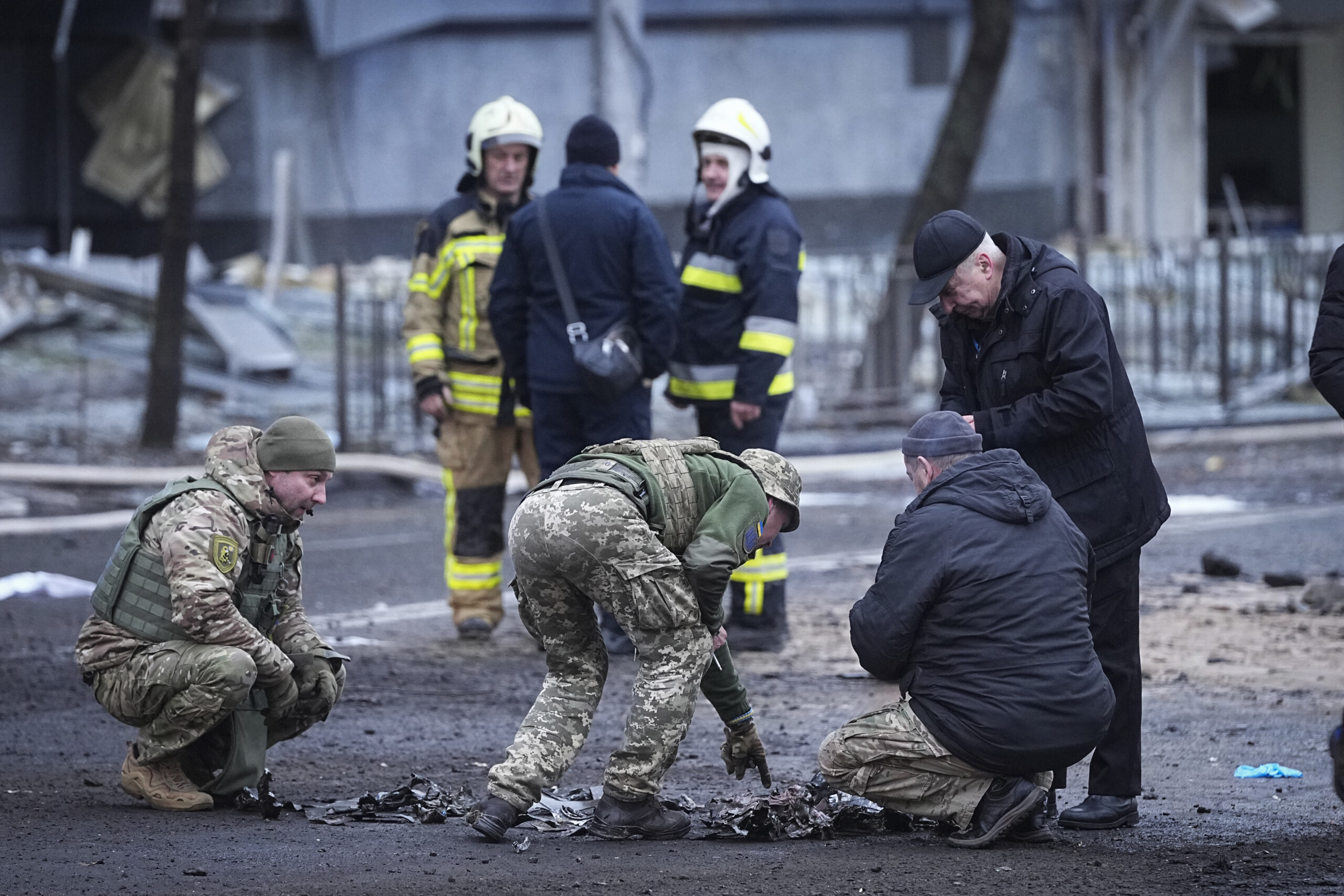 ukraine russian missile attack on kyiv one dead and three injured scaled