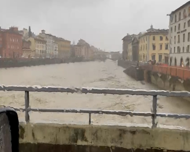 bad weather florence prefecture all cultural sites and museums closed