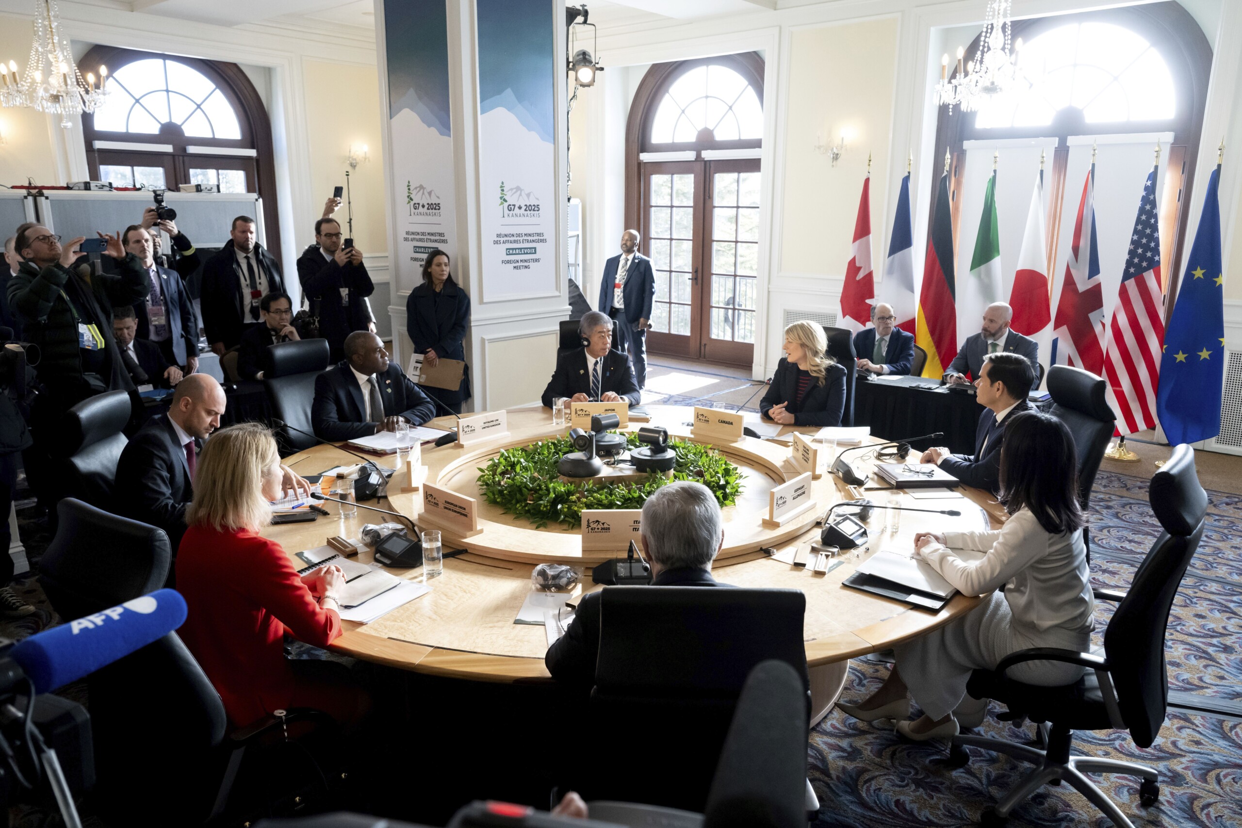 ukraine g7 further sanctions on moscow if it does not accept a truce scaled