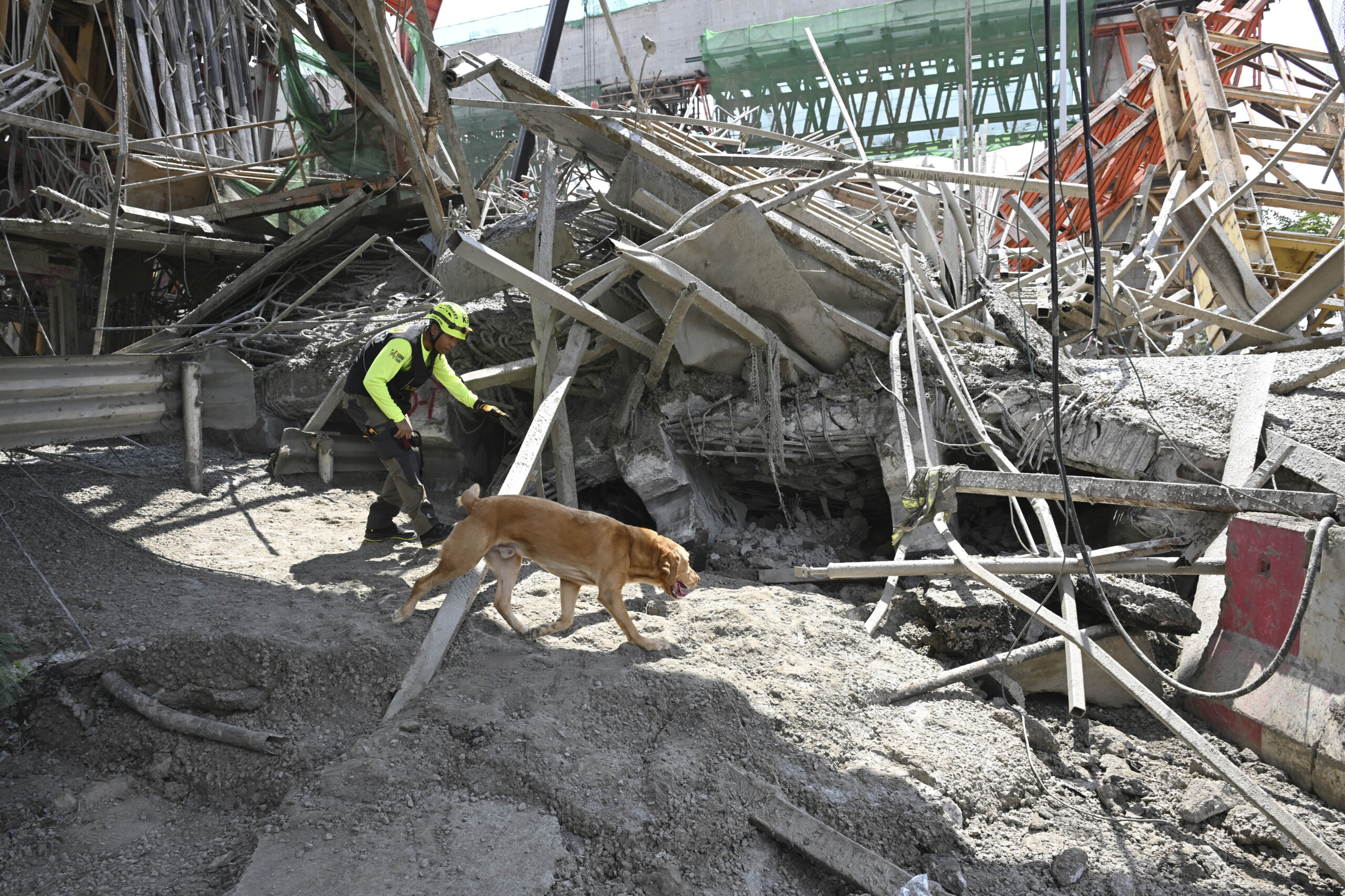 thailand bridge collapses on motorway under construction at least 5 dead scaled