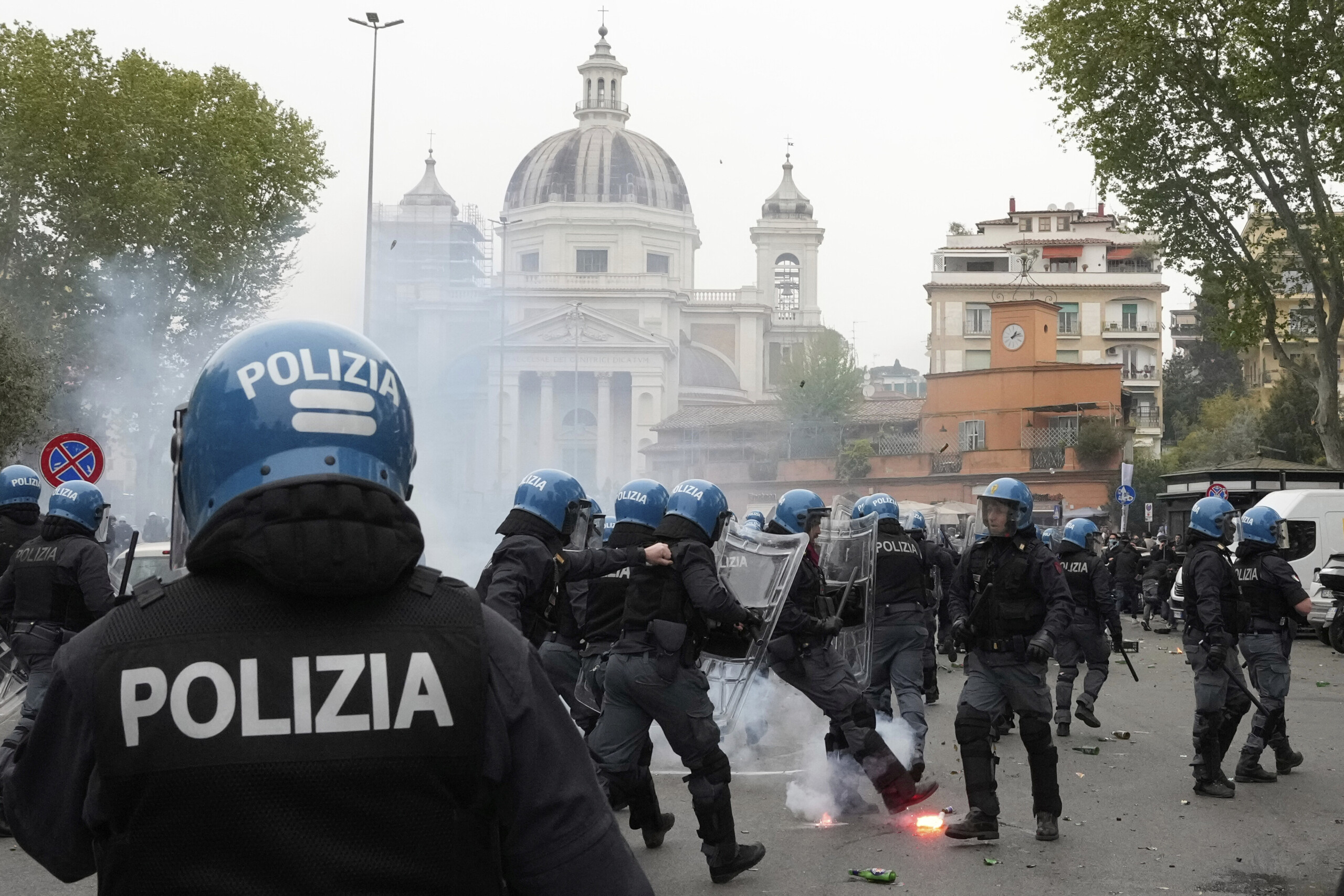 derby clashes 3 day travel ban for roma and lazio fans scaled