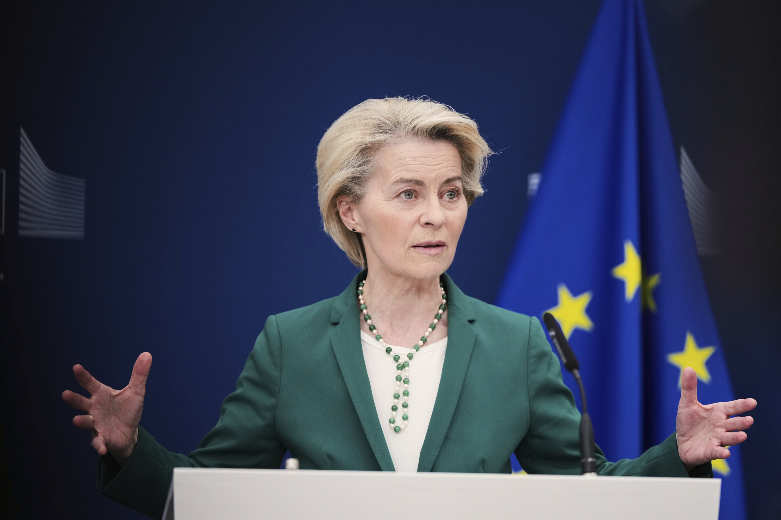 eu von der leyen get president mattarella well scaled