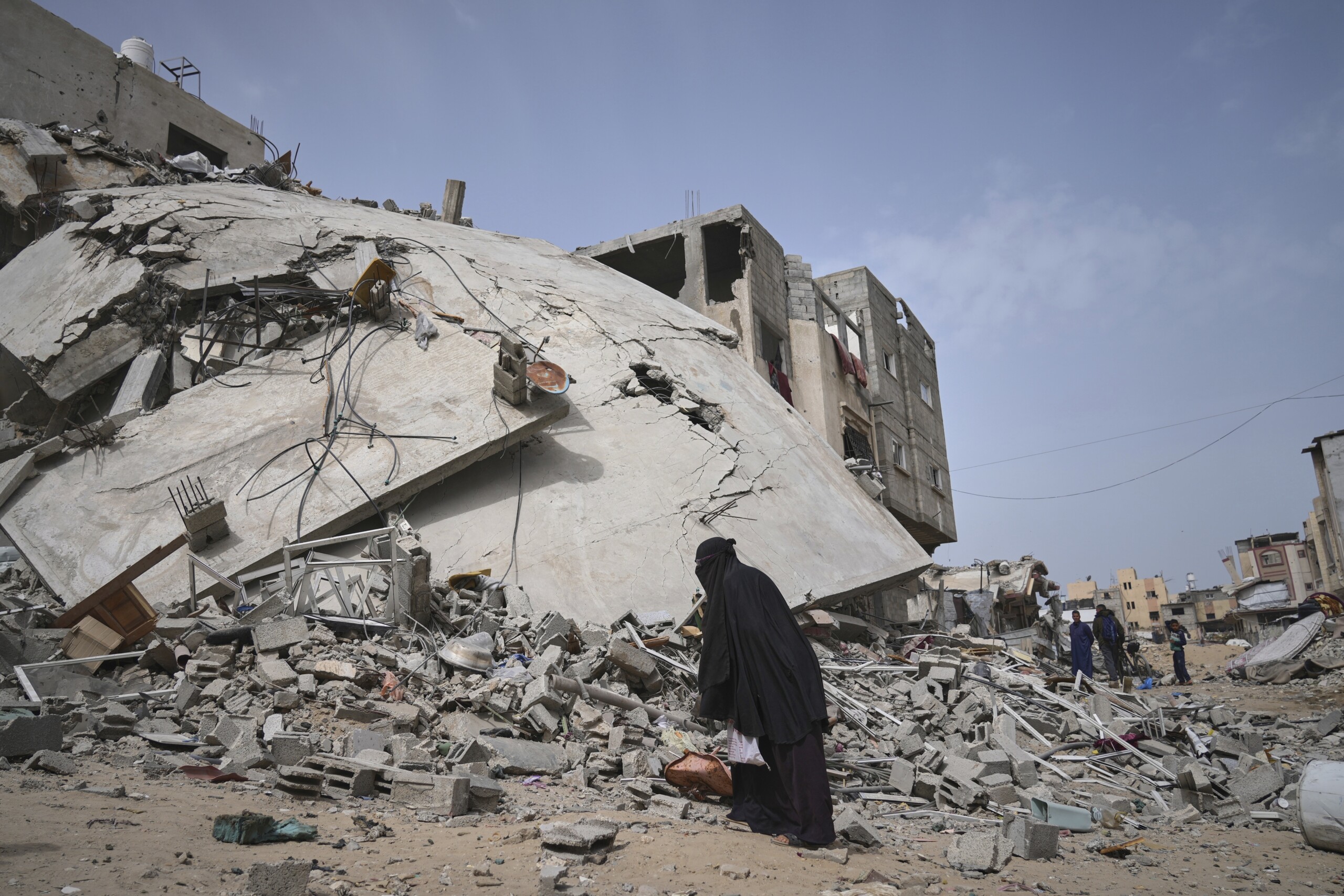 gaza authority 16 dead in israeli raid near khan younis scaled