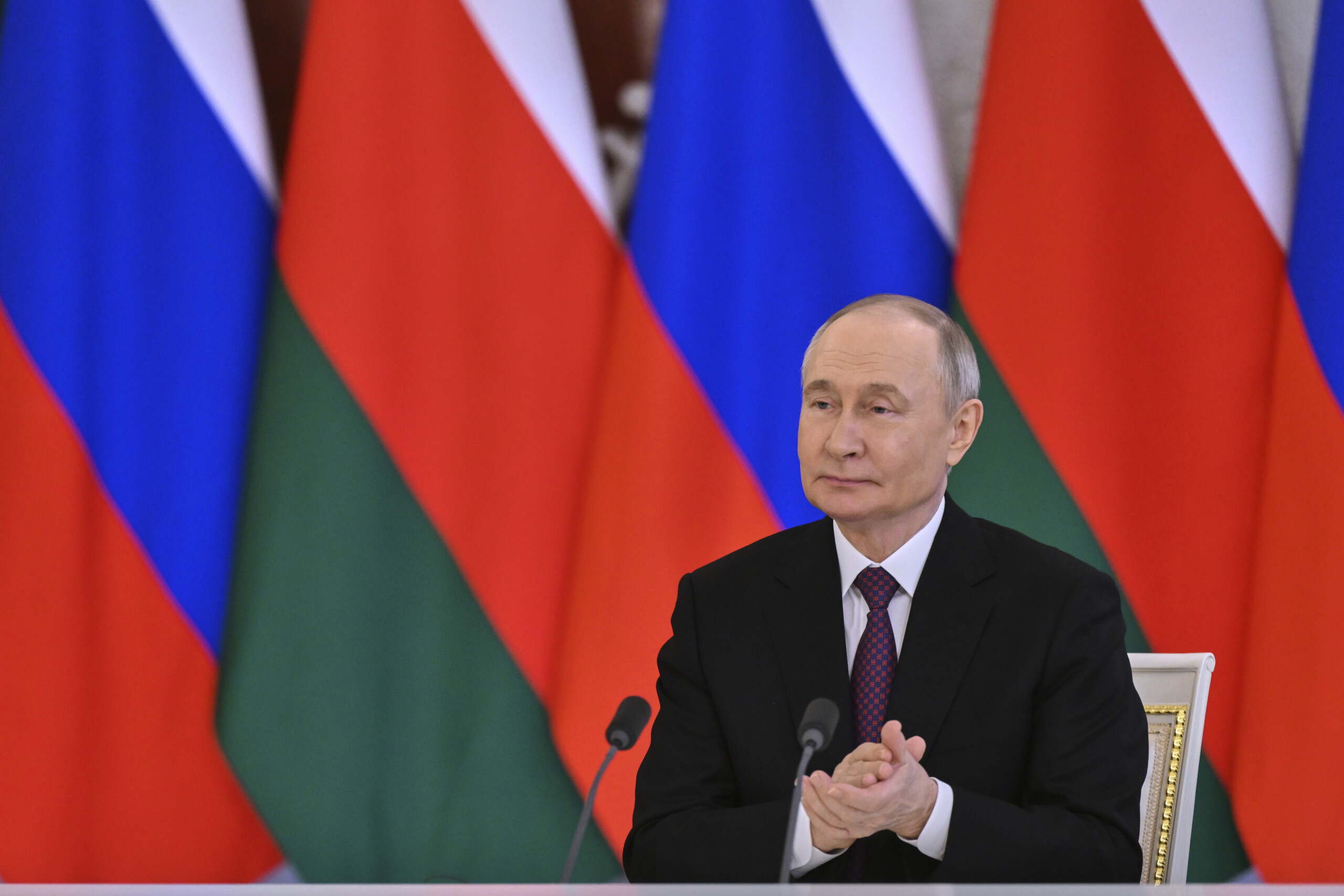 ukraine financial times putin offers to halt war along frontline scaled