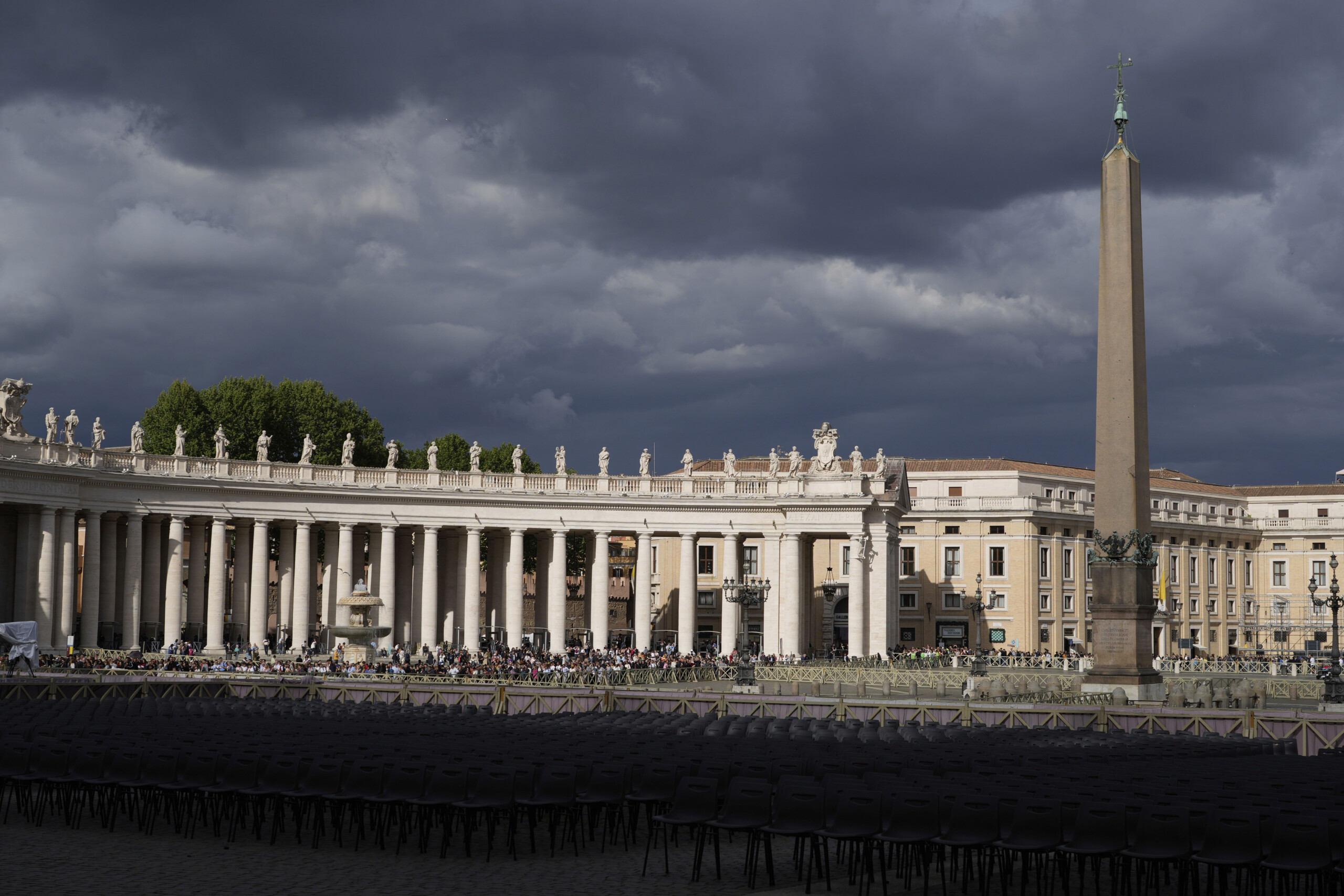 pope holy see over 90000 people in the basilica to pay tribute to bergoglio scaled