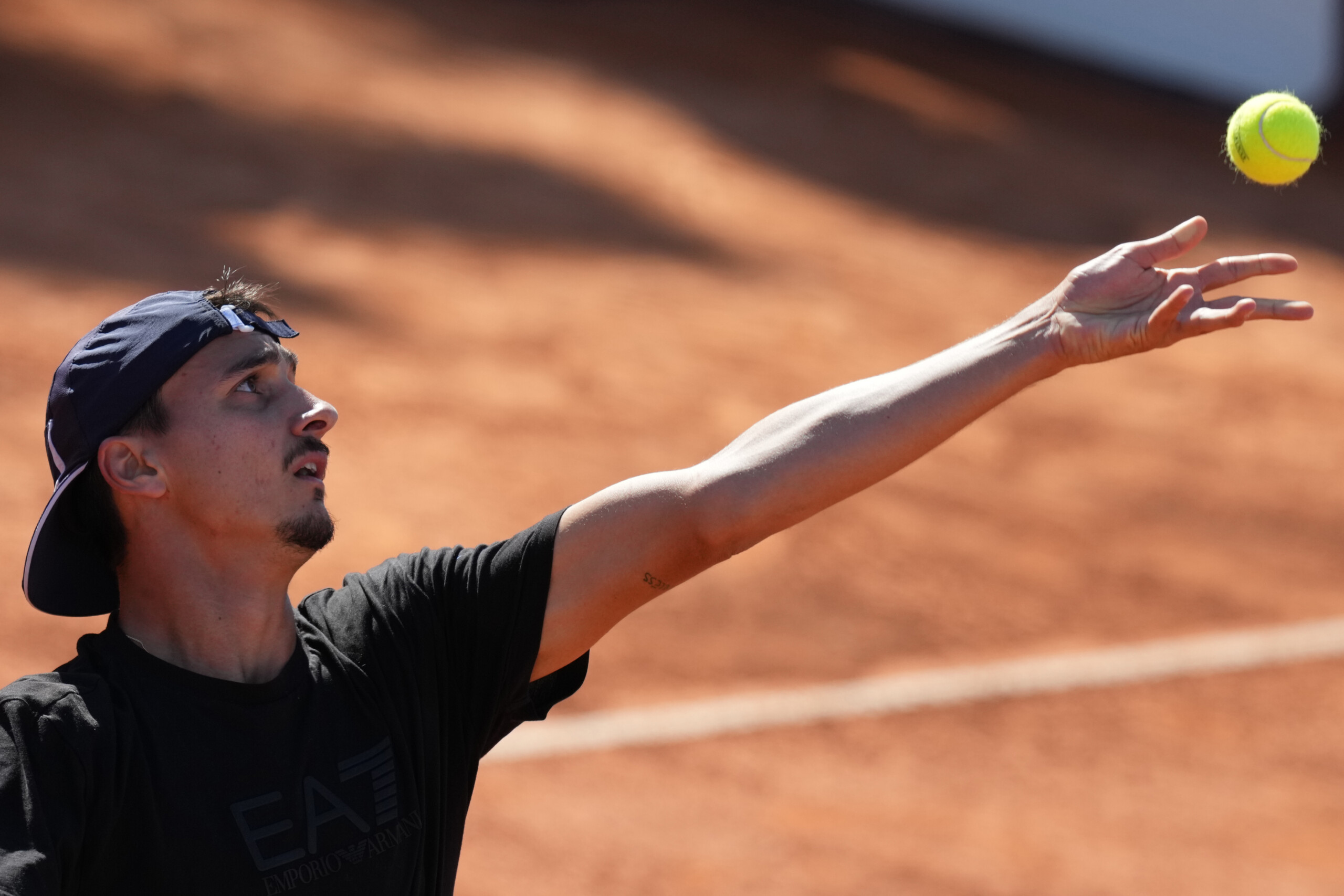 tennis italian open disappointment for sonego eliminated by argentine burruchaga scaled