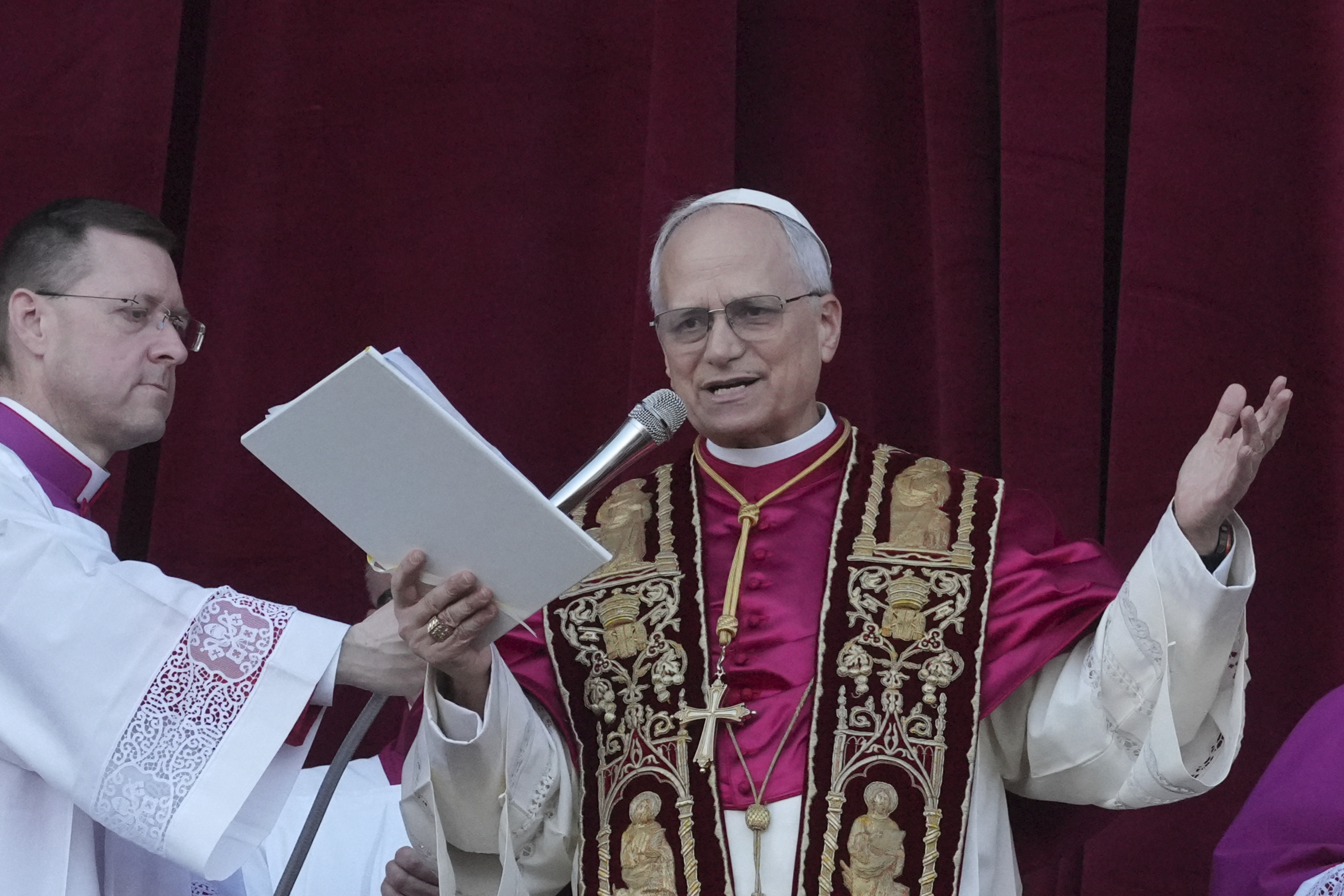 pope the first words of leo xiv peace be with you all