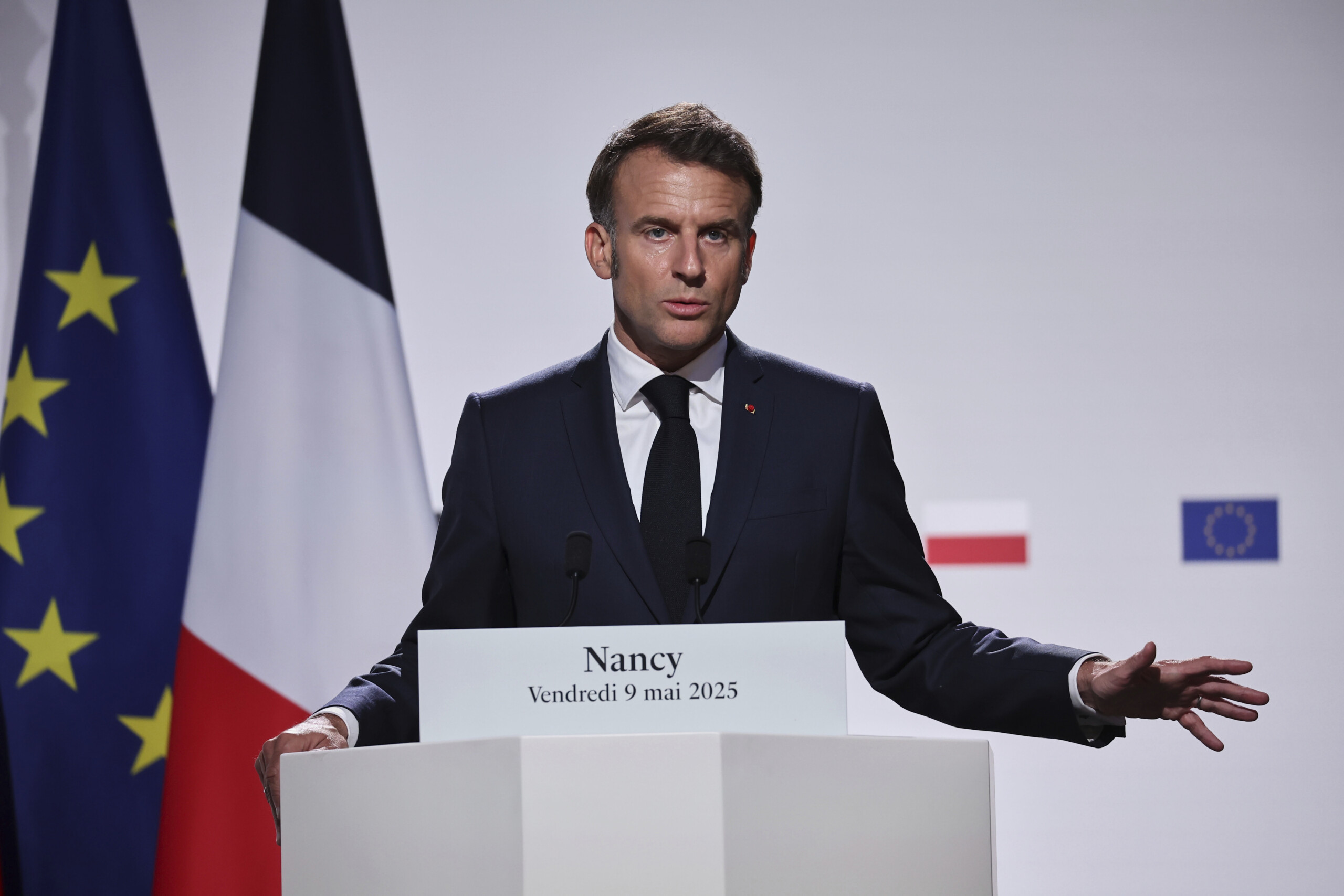 ukraine macron calls for us eu plan for 30 day truce with threat of sanctions scaled