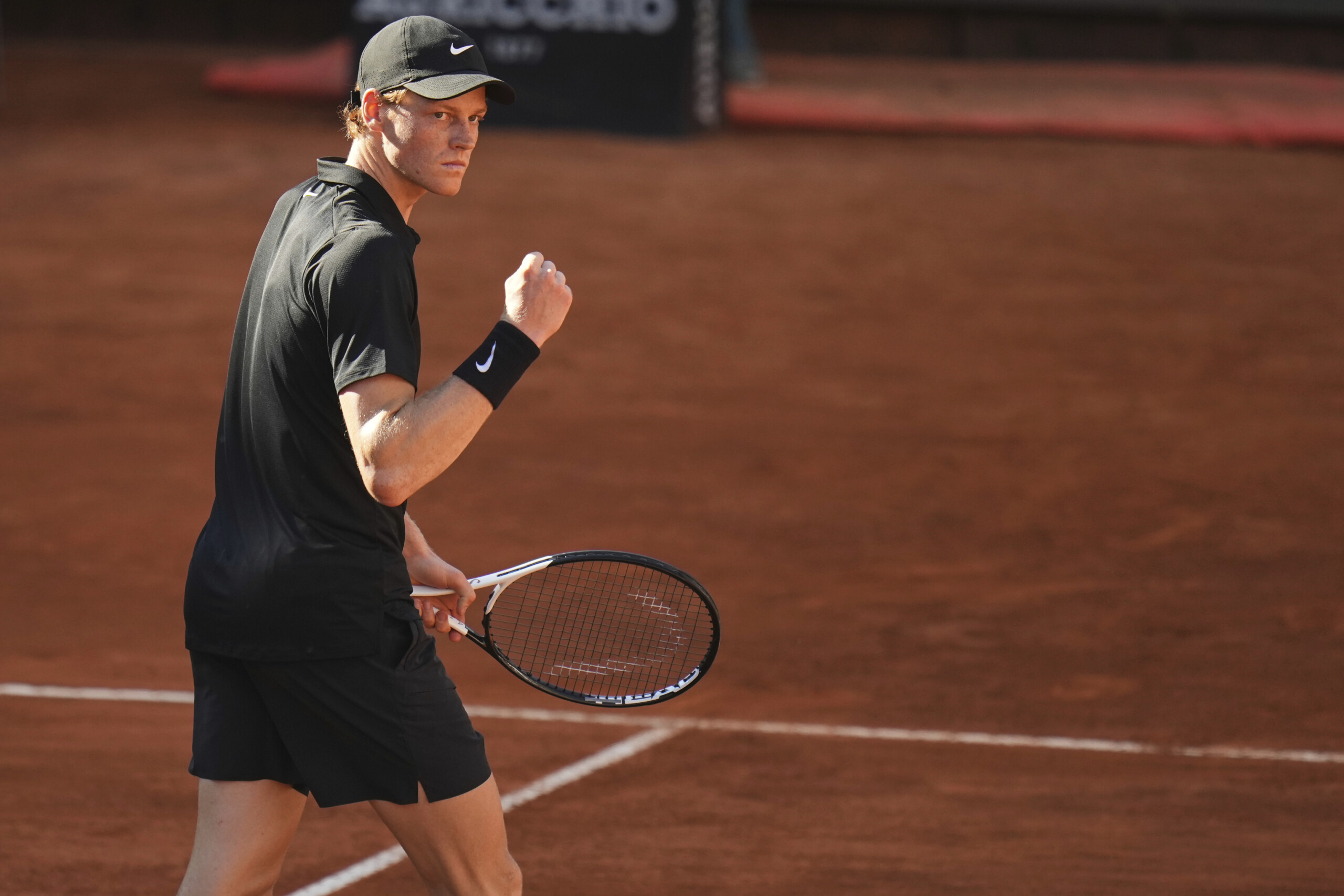 internazionali roma sinner reaches the round of 16 defeating de jong in two sets scaled