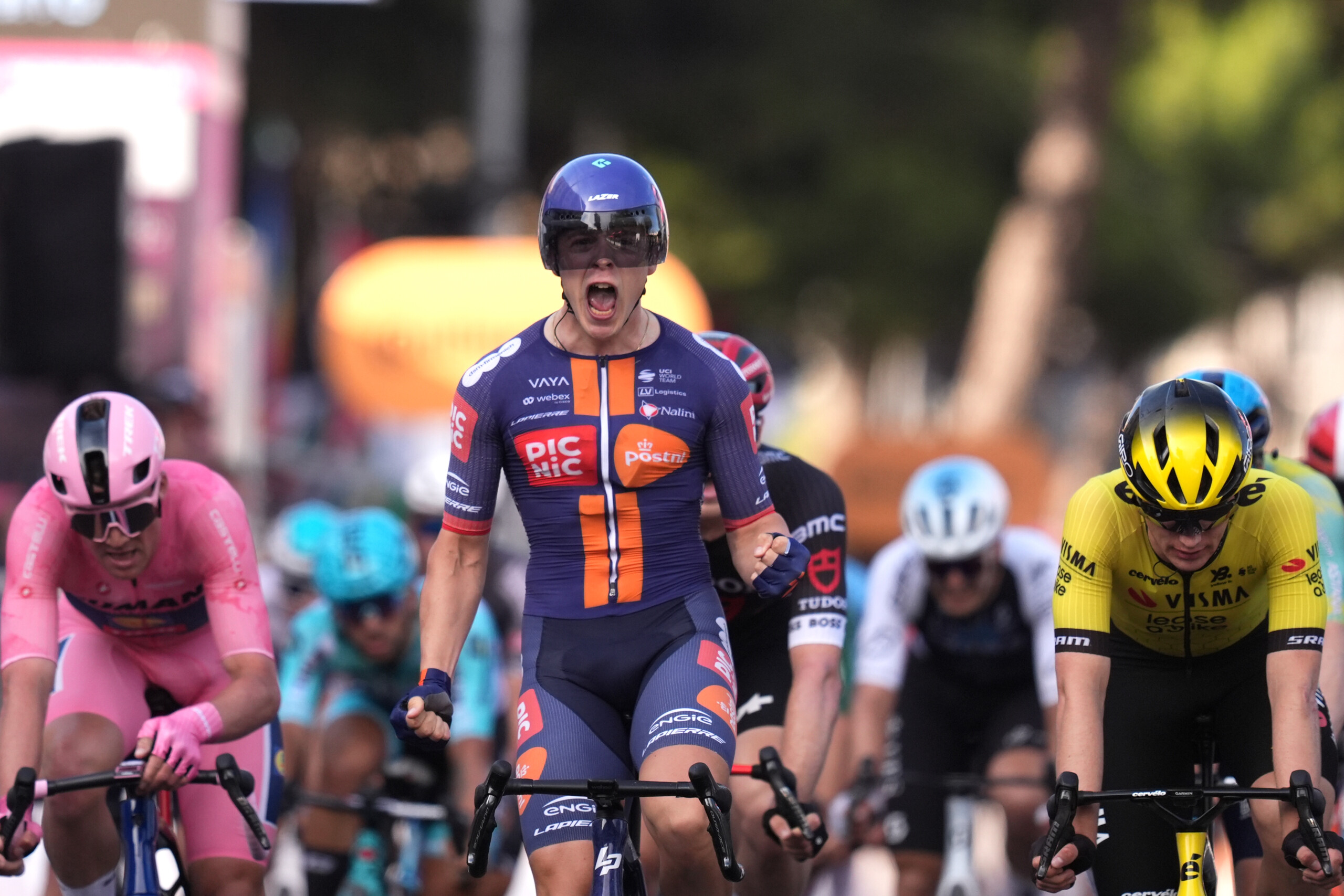 giro ditalia van uden wins 4th stage in a sprint pedersen stays in the pink jersey scaled