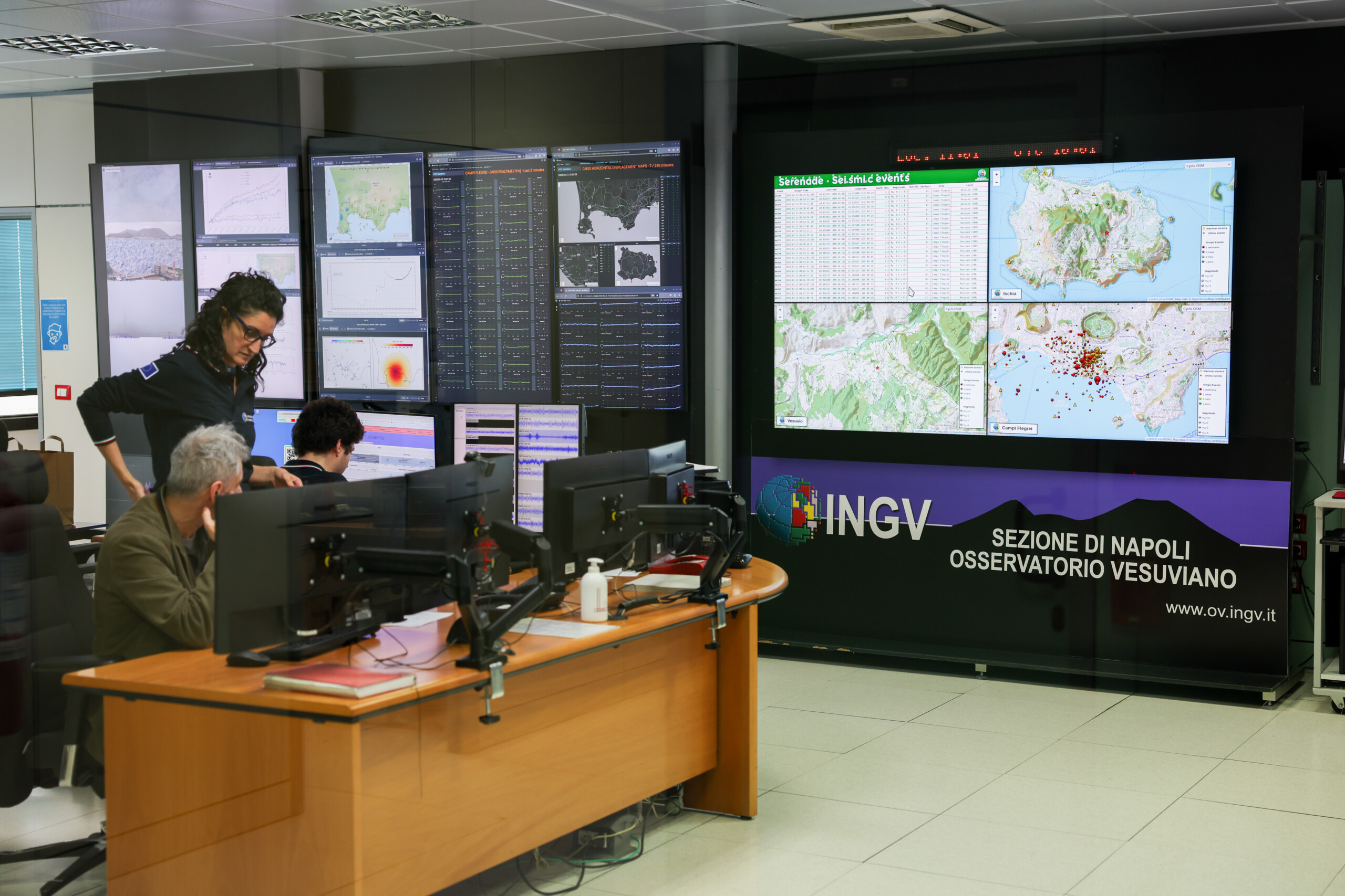 campi flegrei new earthquake measuring 3 1 on the richter scale scaled