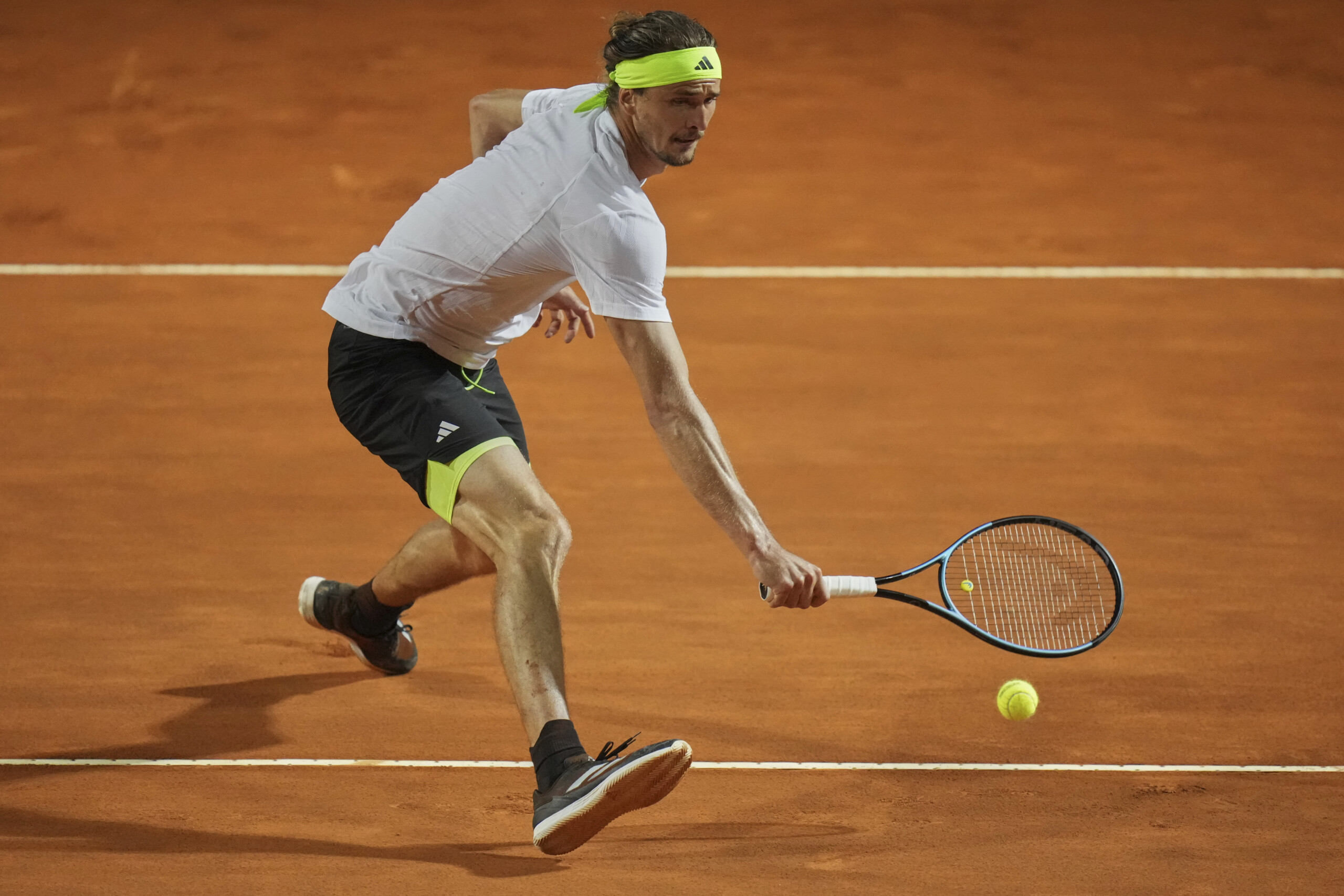 italian open dunlop larger balls we are stunned by zverevs controversy scaled