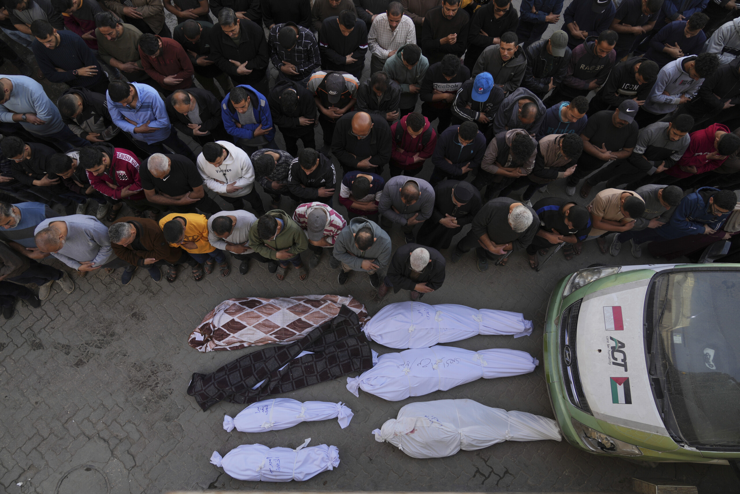 middle east main hospital in northern gaza shuts down due to israeli raids scaled