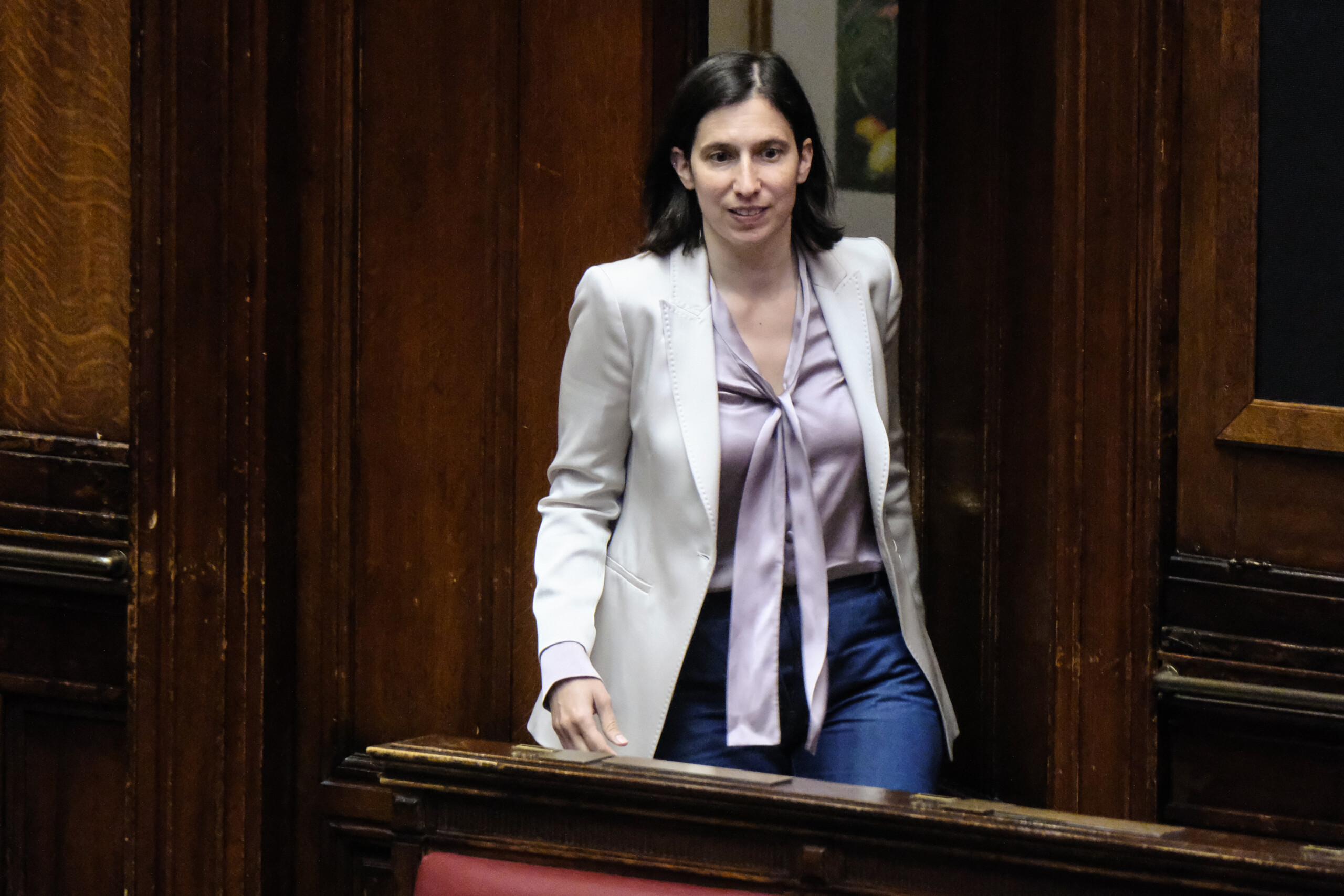 government schlein meloni locked up in the palace italians are worse off with her scaled