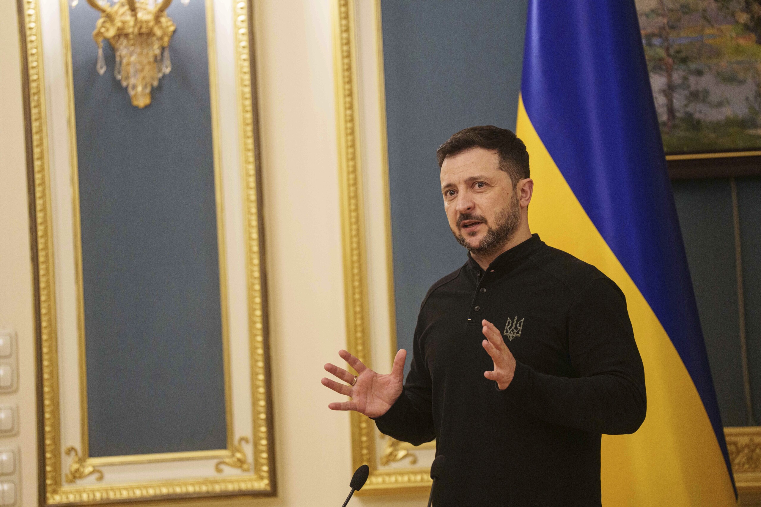 ukraine zelensky moscow is gathering 50000 soldiers near the sumy regime border scaled