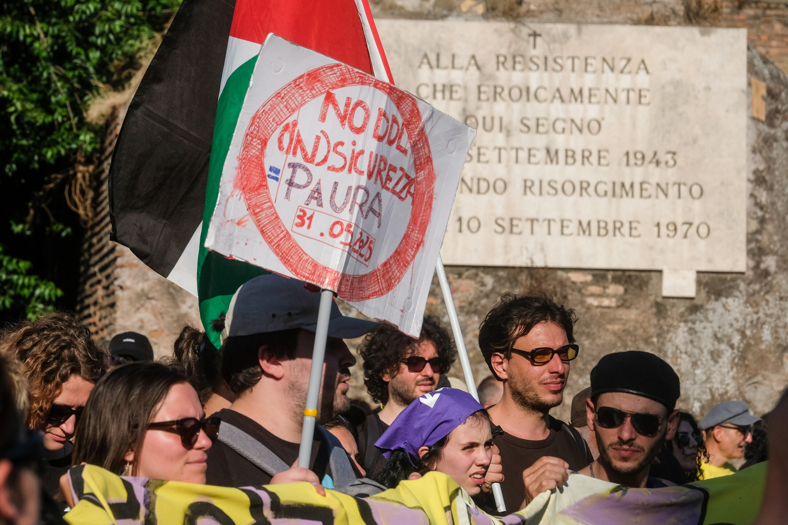 security decree rome police headquarters almost 10000 participants in the march scaled