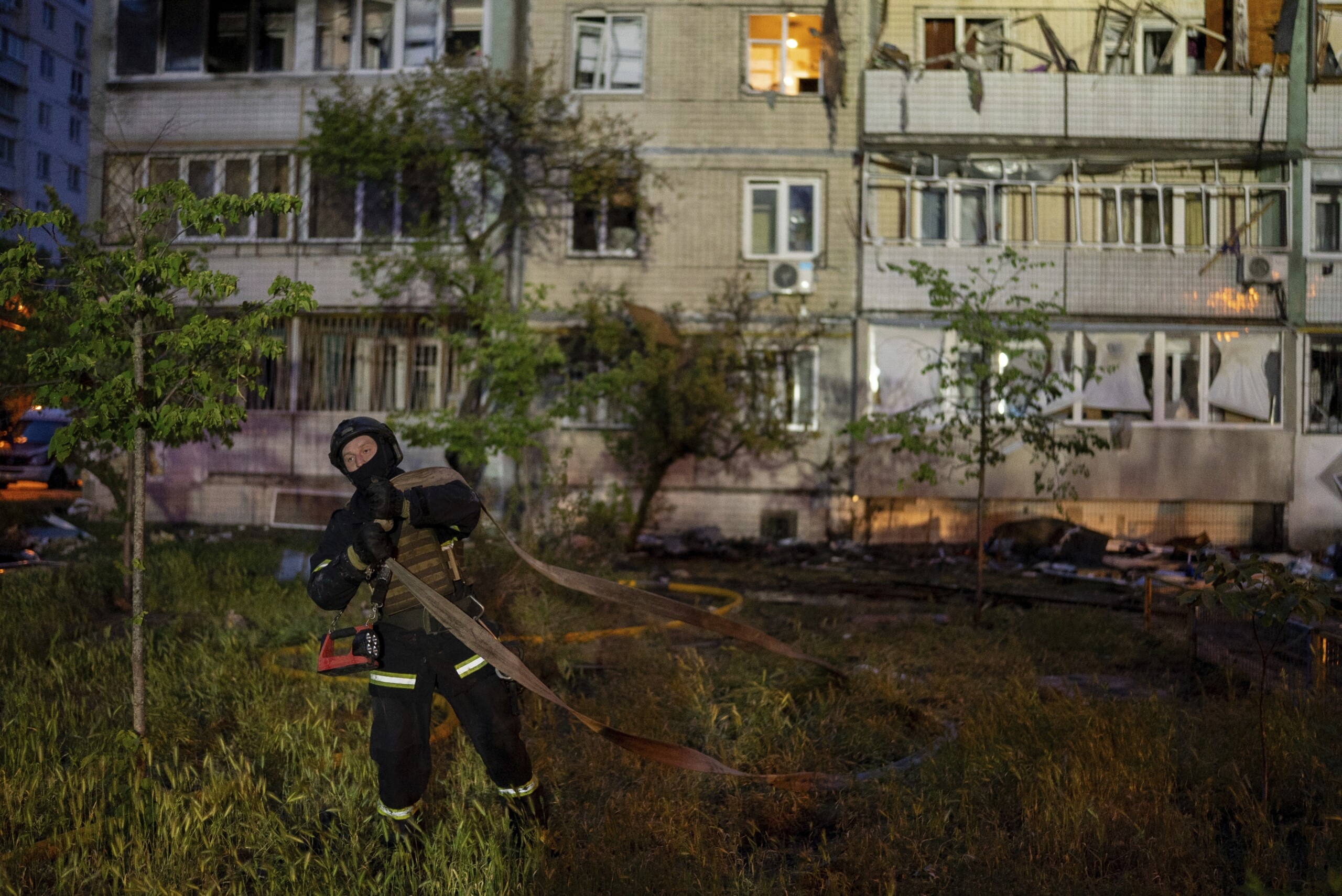 ukraine kyiv at least 10 killed and 32 injured in latest moscow attacks scaled
