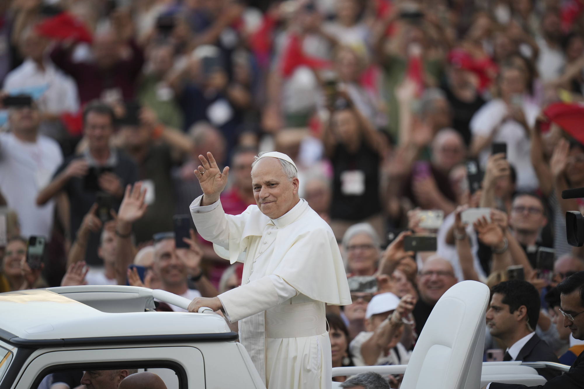 church pope leo xiv in st peters square for pentecost mass