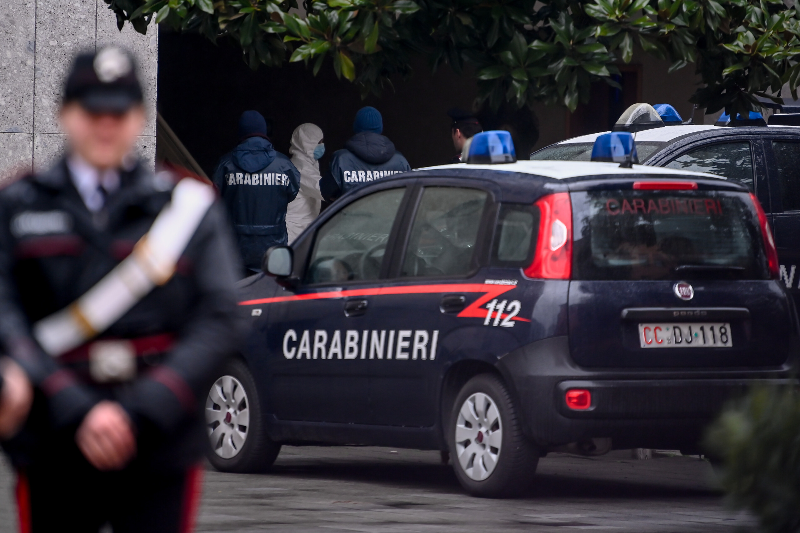 lecce elderly man shoots and kills his wife then calls for help scaled