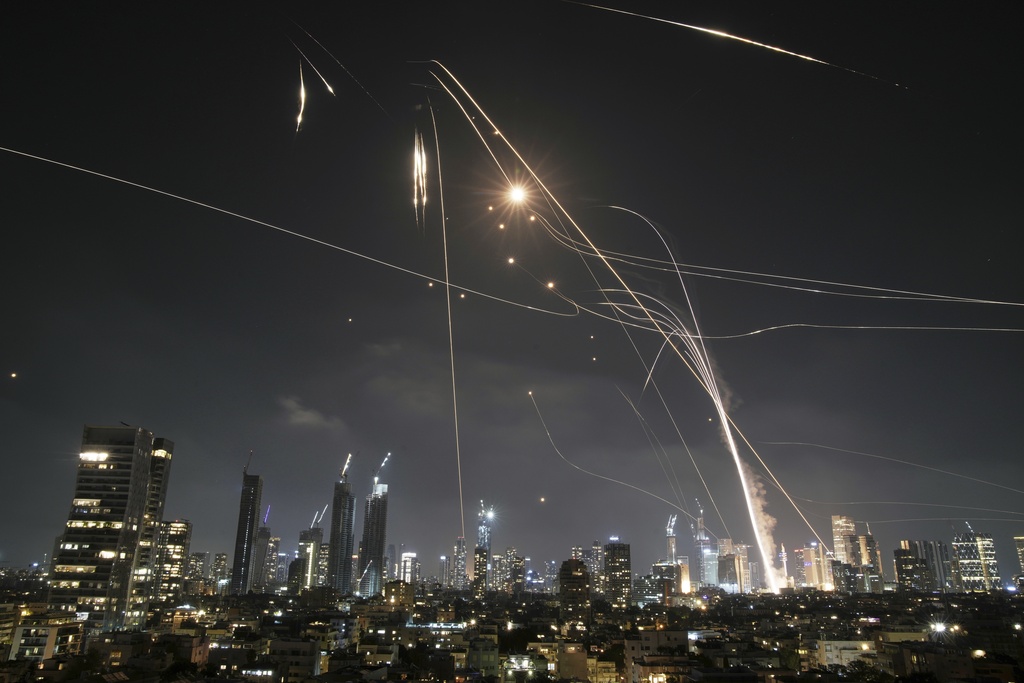 iran media 100 missiles launched from tehran towards israel