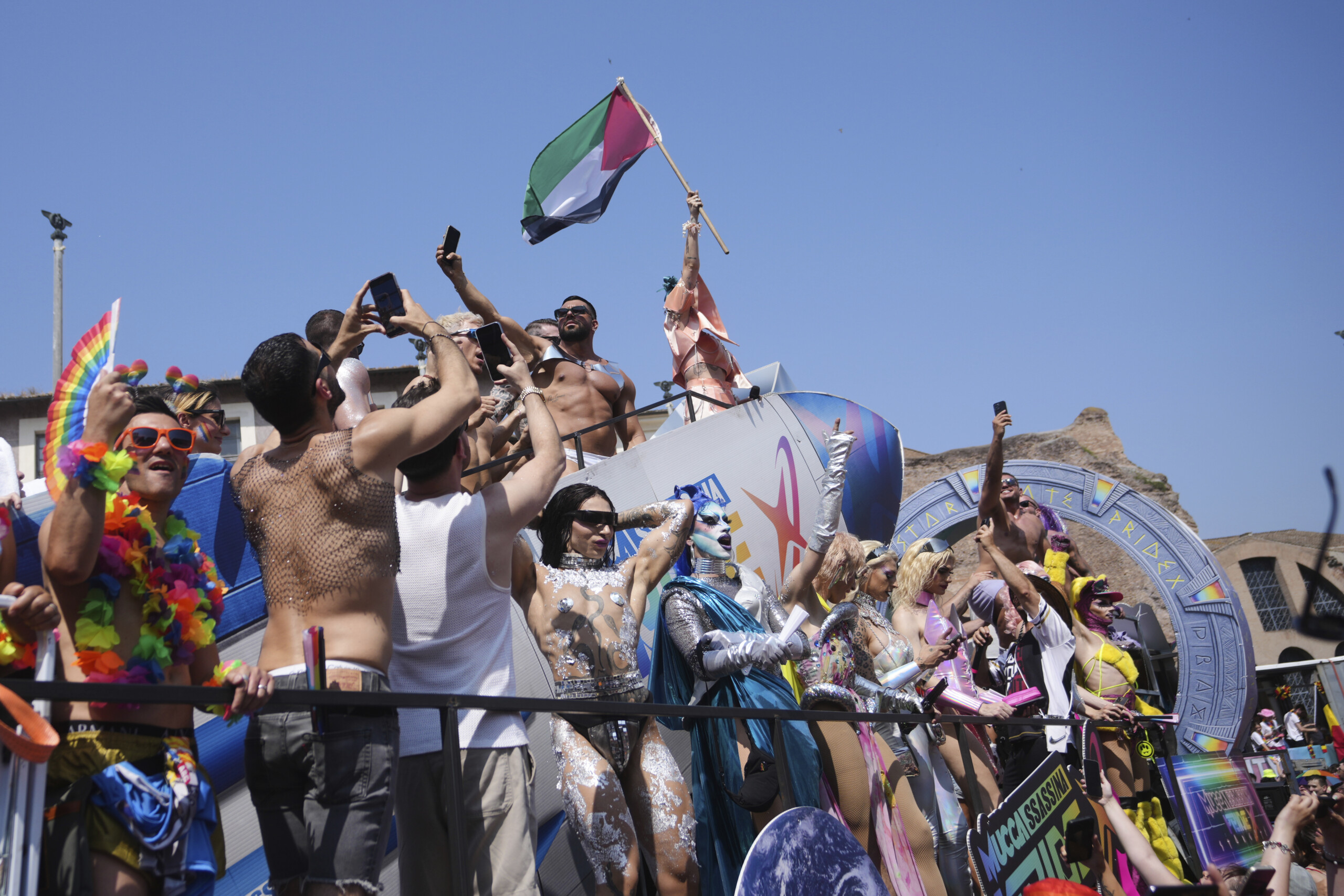 pride silence in rome for gaza victims jewish float does not participate scaled
