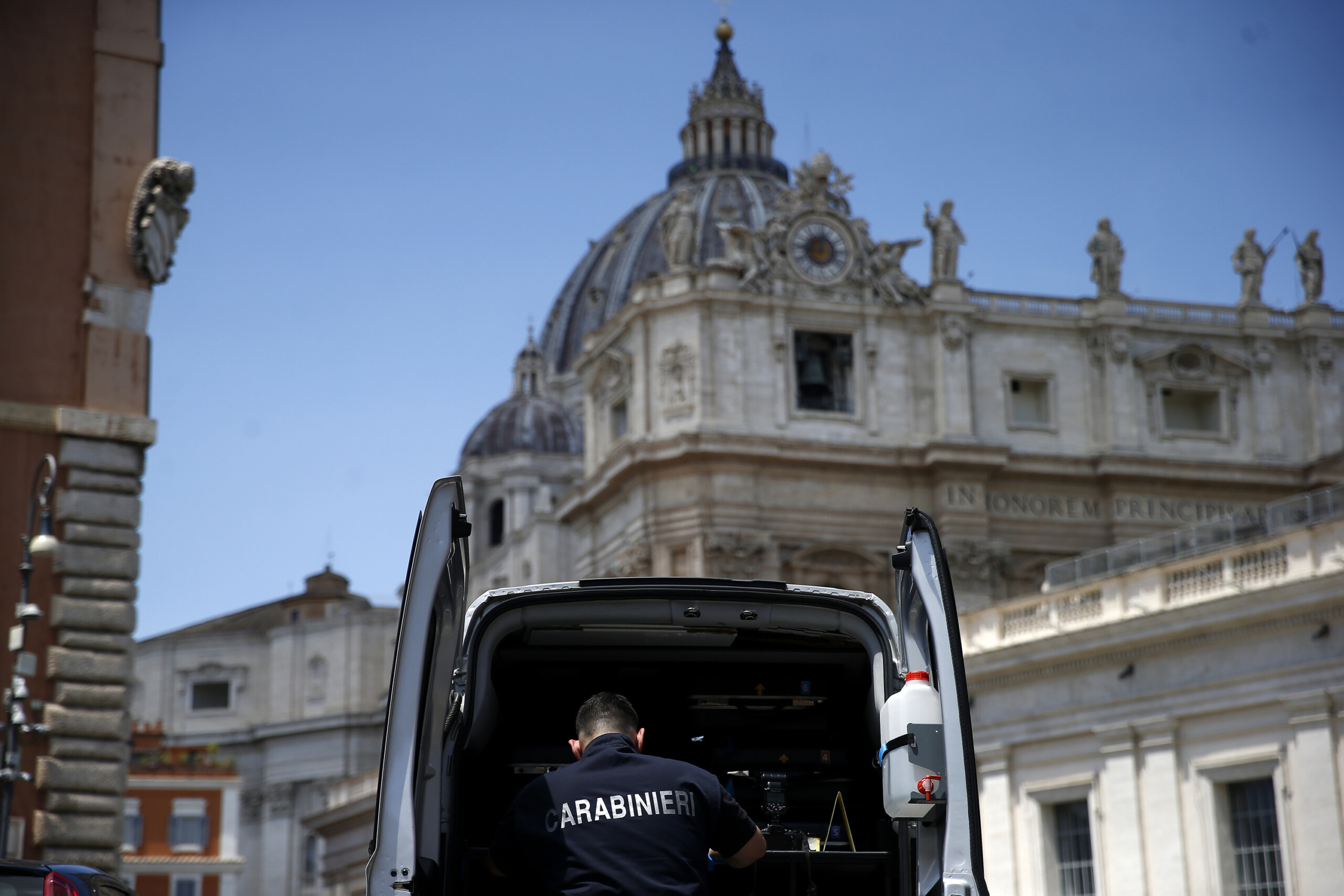 us attacks iran security measures tightened around the vatican scaled