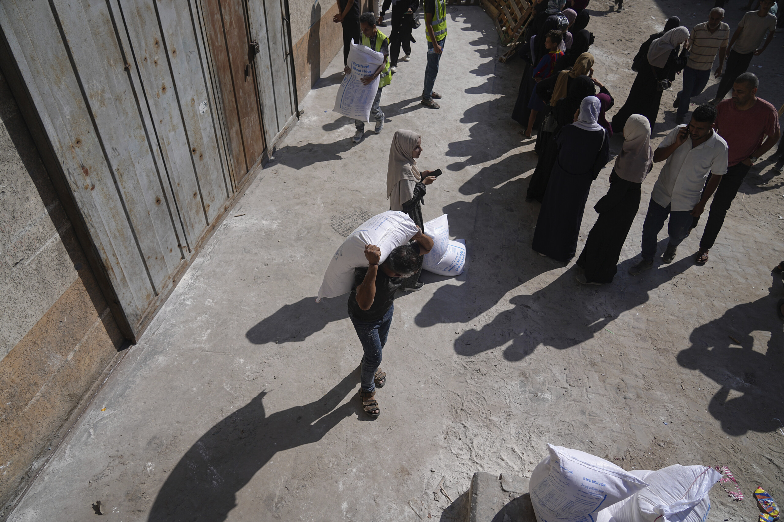 gaza 549 dead in total while waiting for humanitarian aid scaled