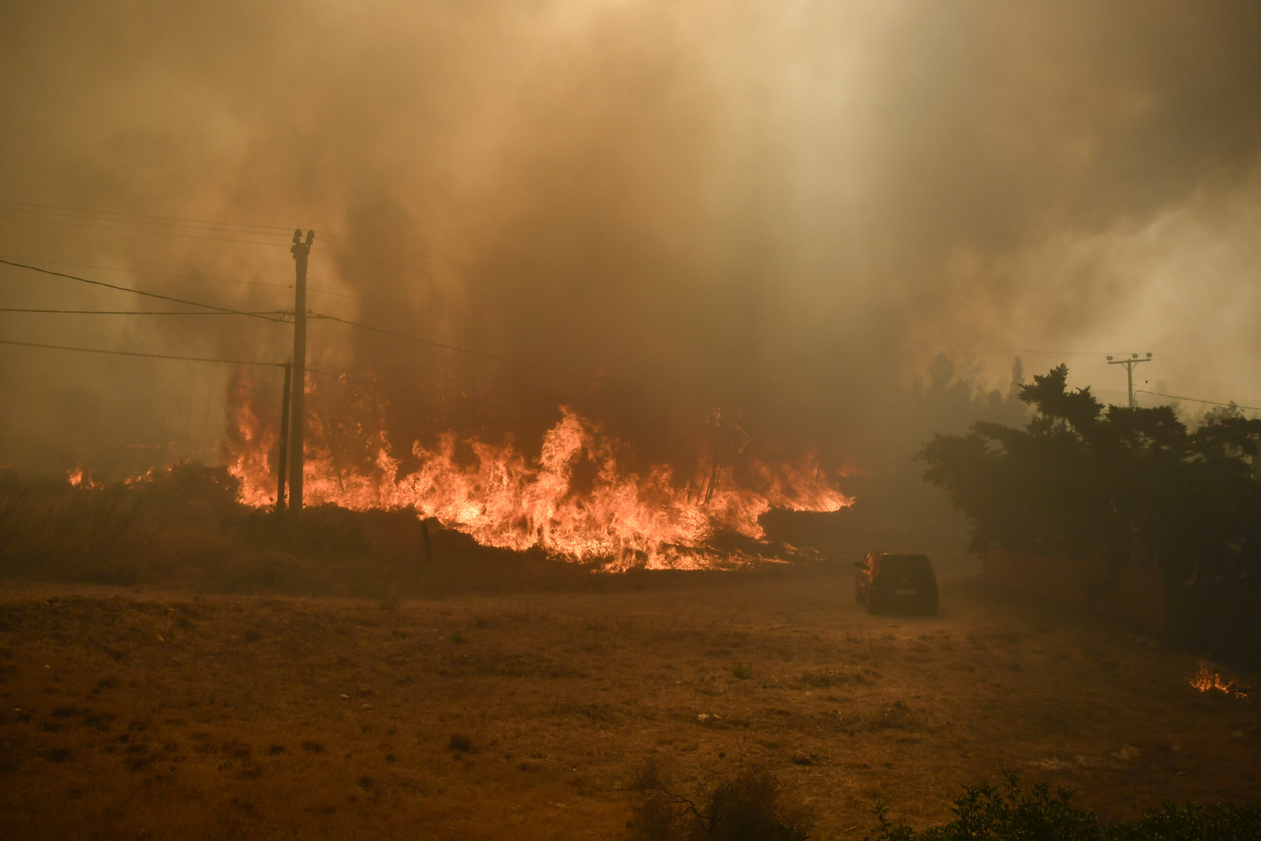 greece evacuations due to fire south of athens scaled