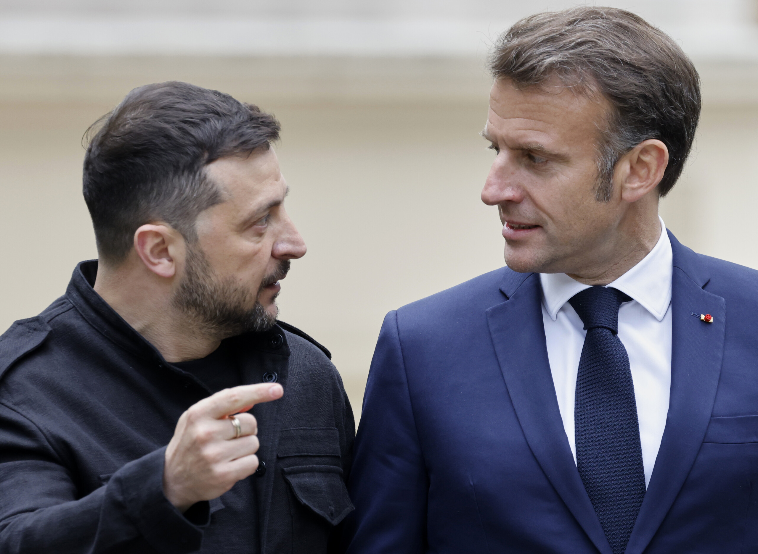 ukraine media reports that macron spoke to zelensky after phone call with putin scaled