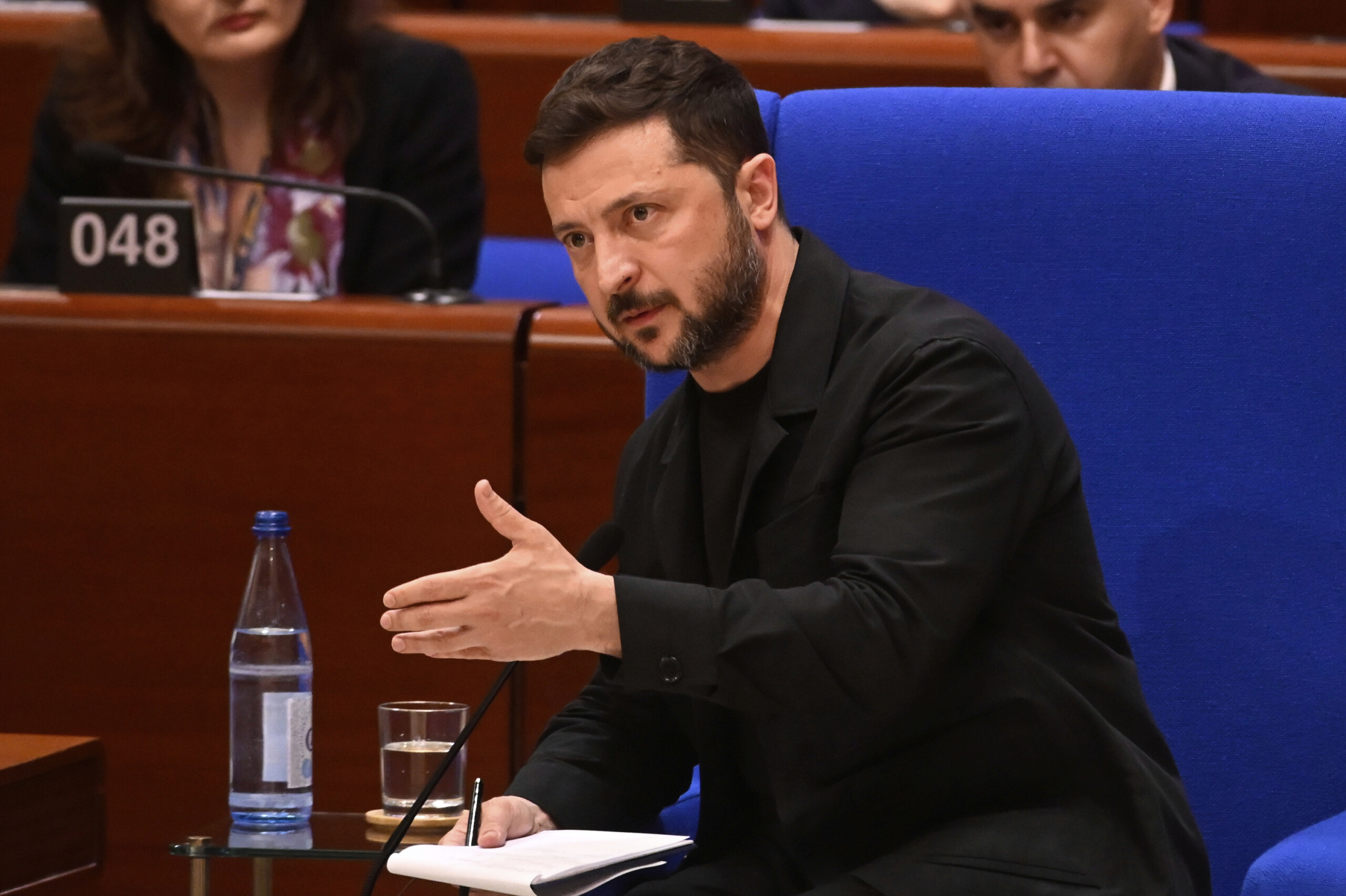 ukraine zelensky we are counting on us support there are weapons that the eu does not have scaled