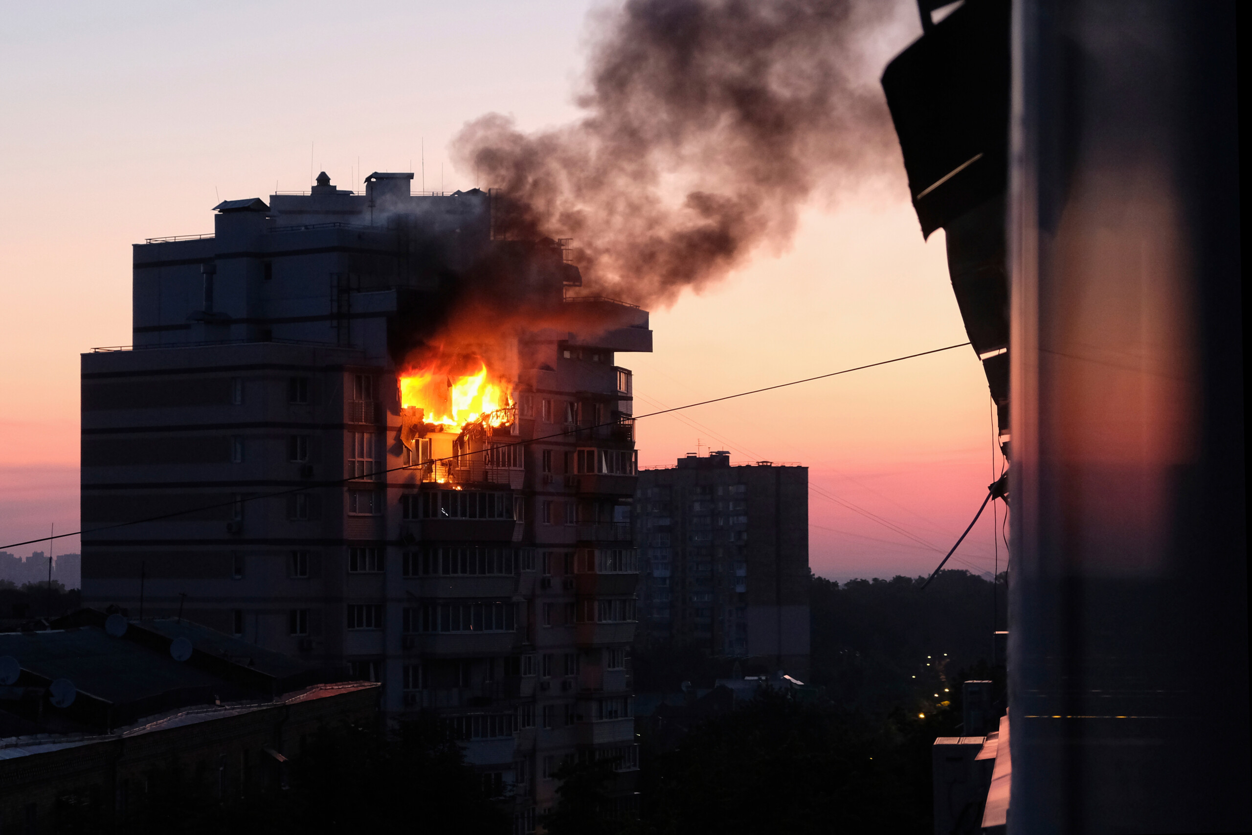 ukraine russian attacks on kiev overnight injuries and damage in the capital scaled