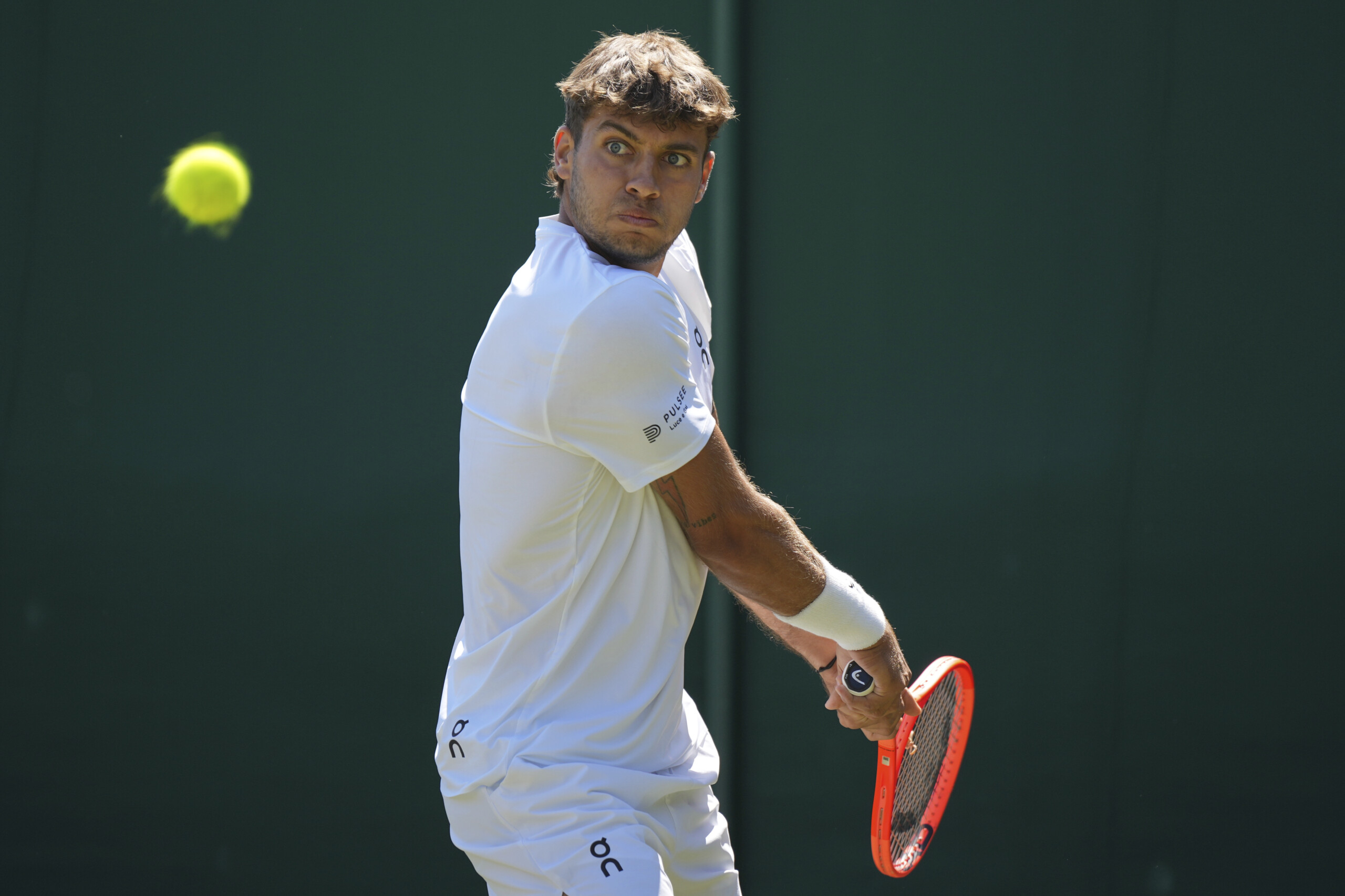 wimbledon cobolli defeats mensik in straight sets and reaches the round of 16 scaled