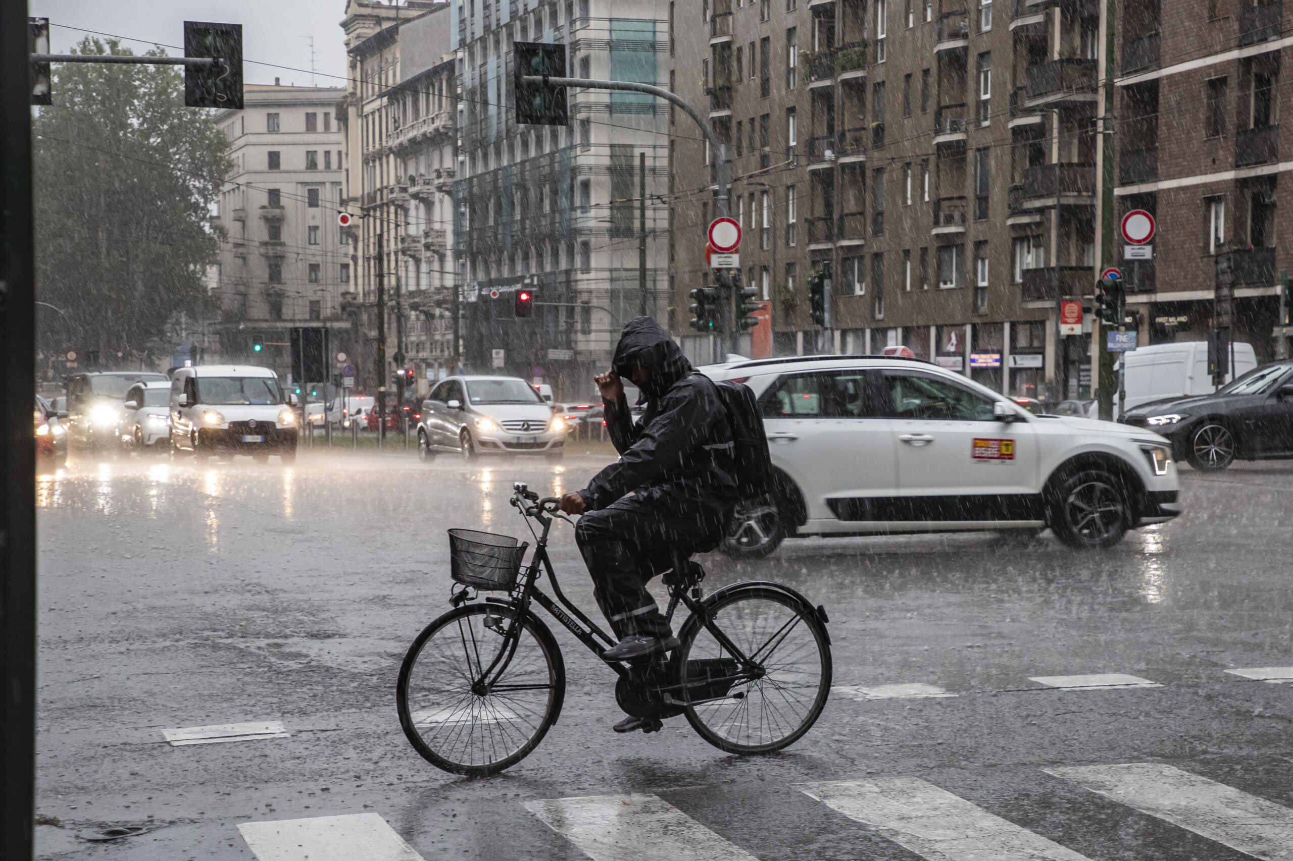 severe storm hits milan scaled