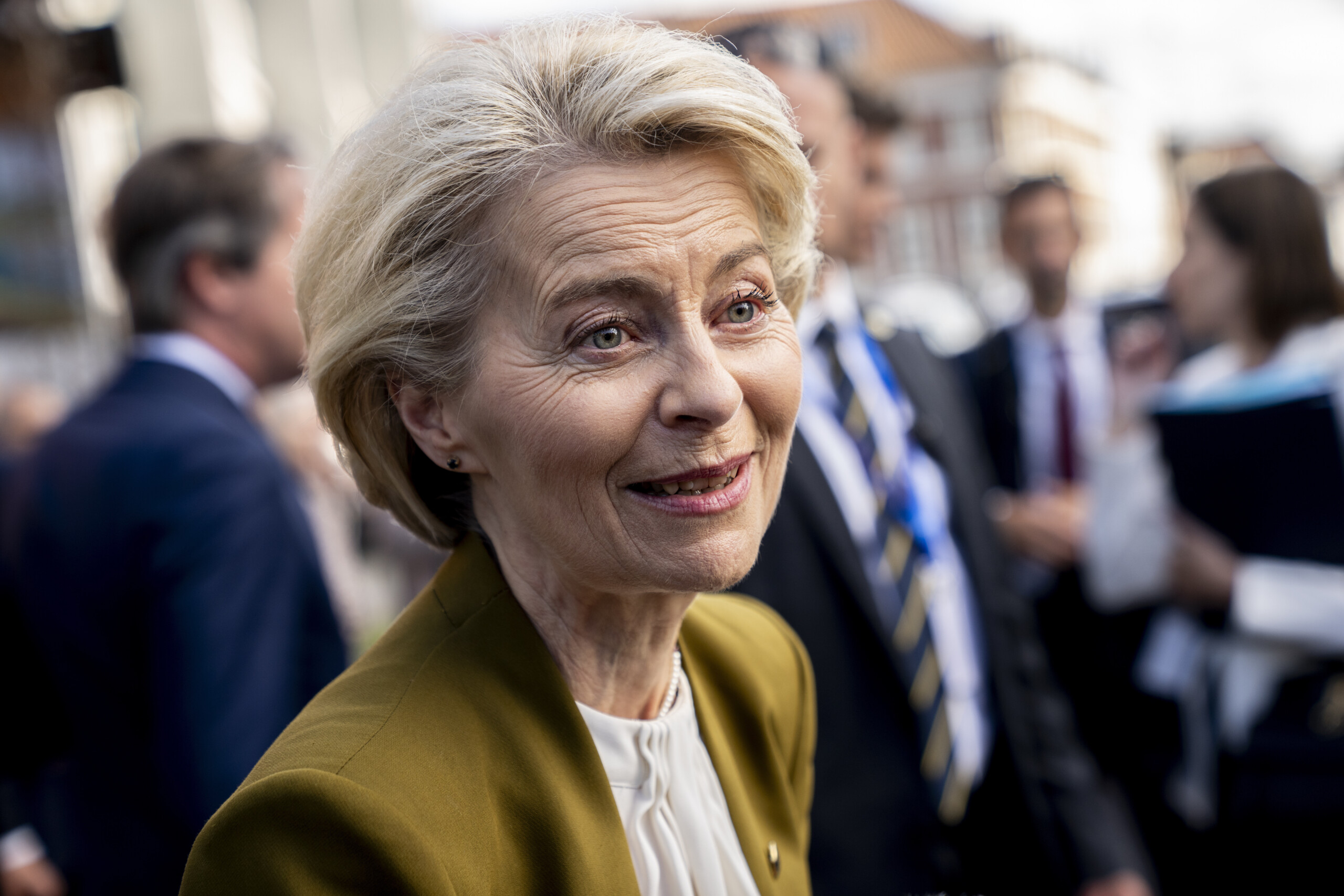 eu china von der leyen ready to write a new chapter in relations scaled