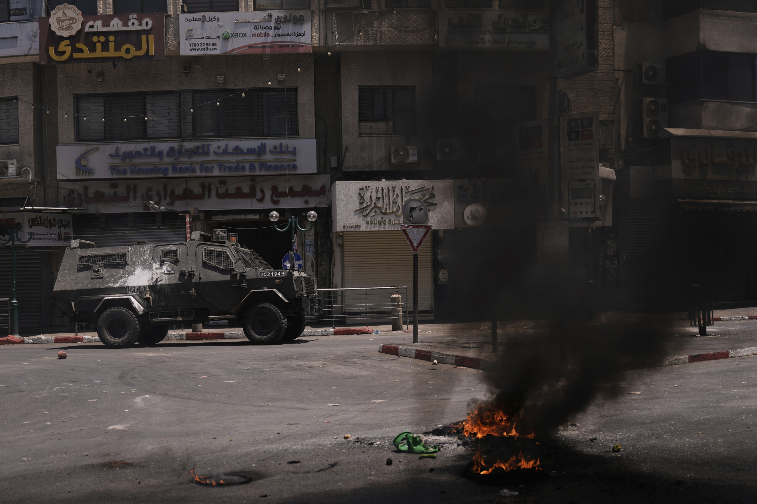 middle east knife attack in the west bank guard dies attackers killed scaled