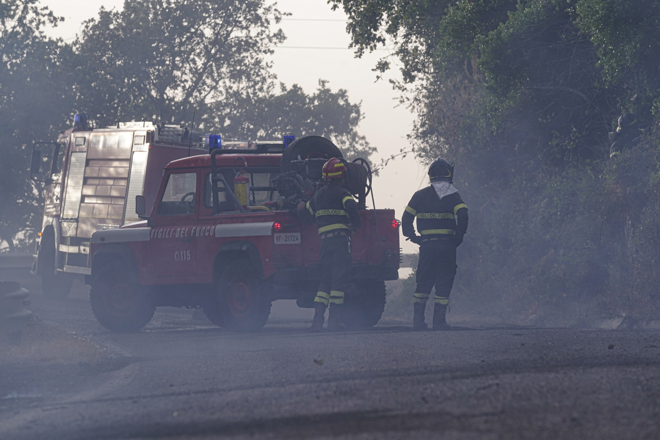 sardinia fires along the motorway olbia airport closed and incoming flights diverted scaled