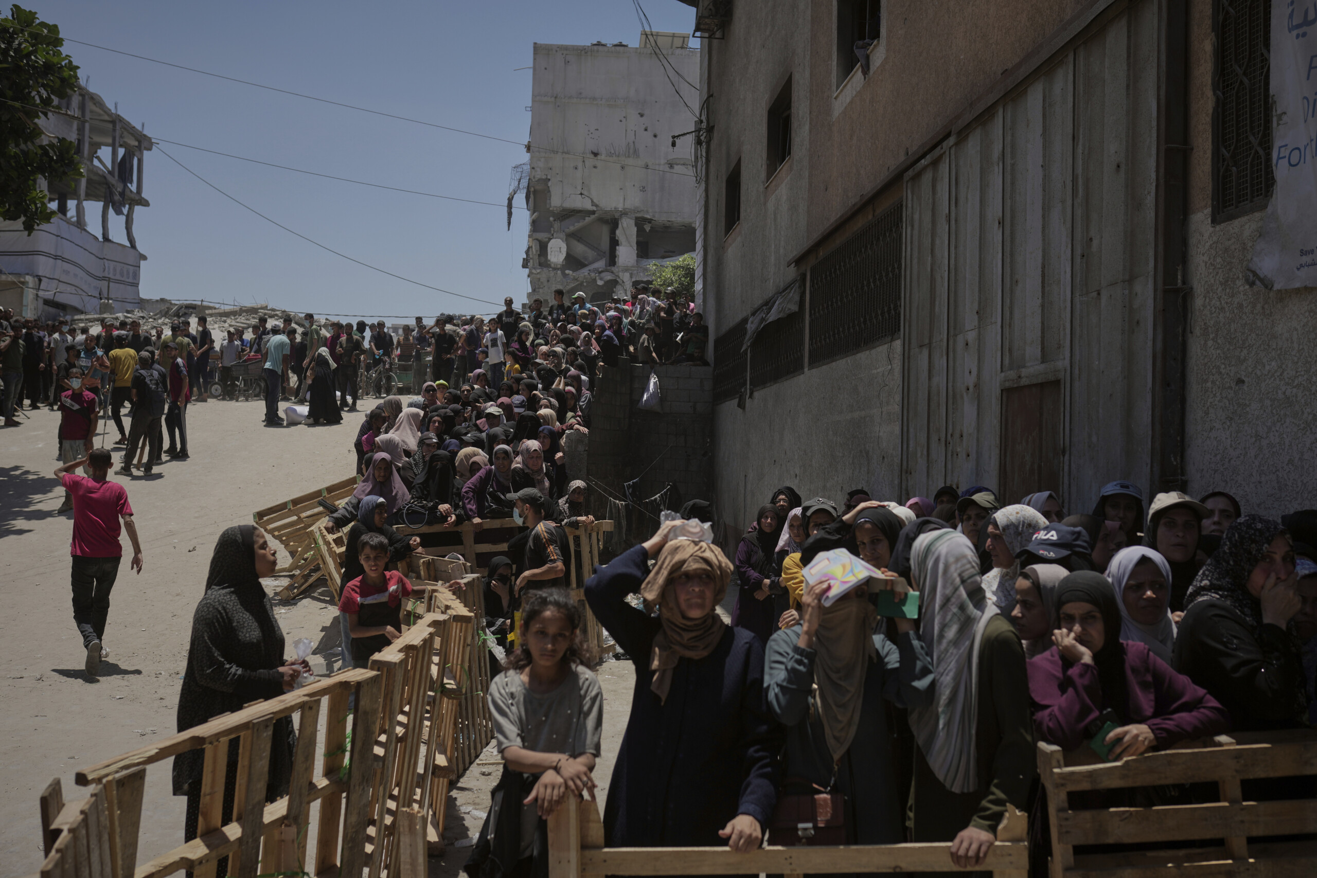 middle east at least 12 dead in israeli raid on gaza market scaled