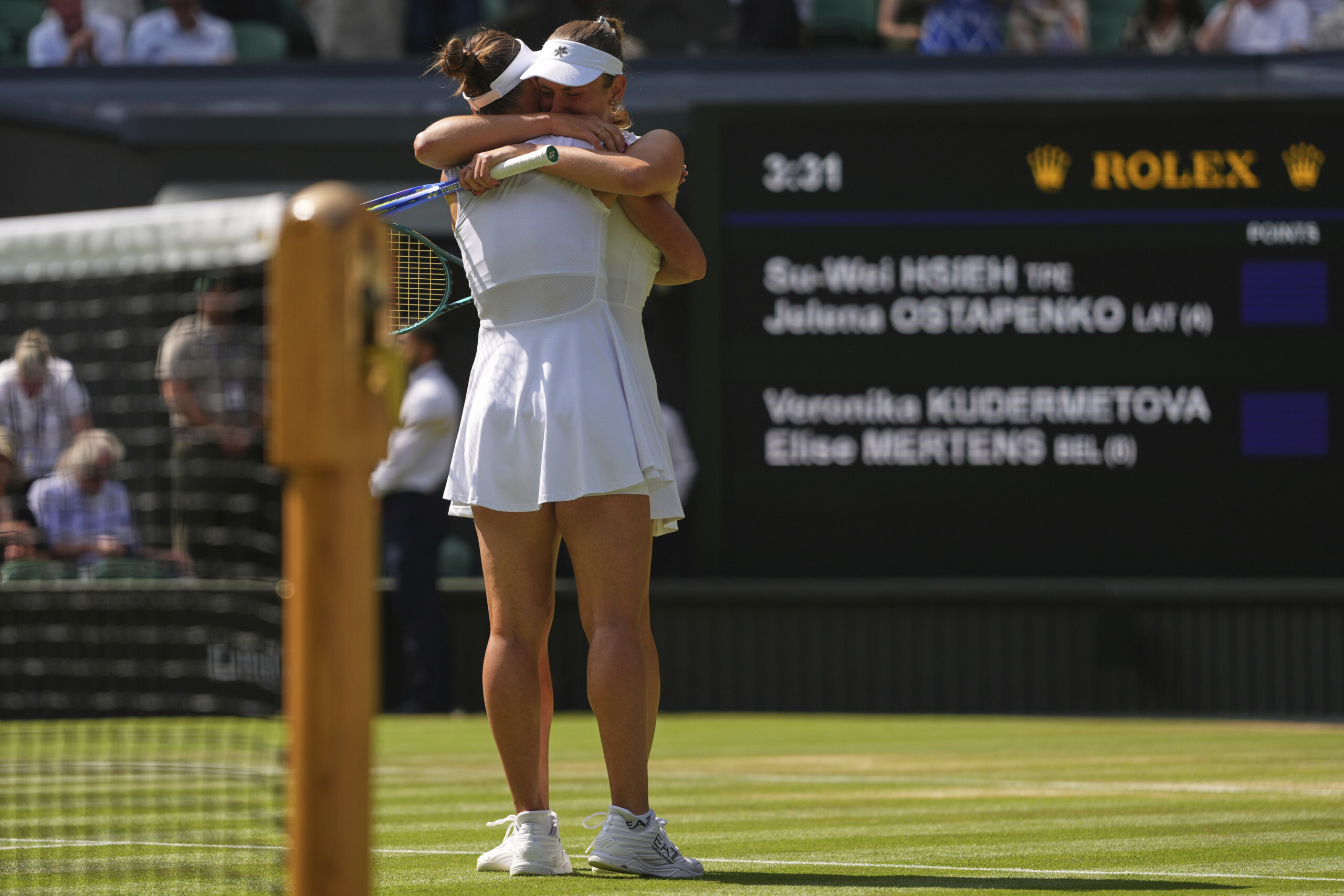 wimbledon kudermetova mertens triumph in womens doubles scaled