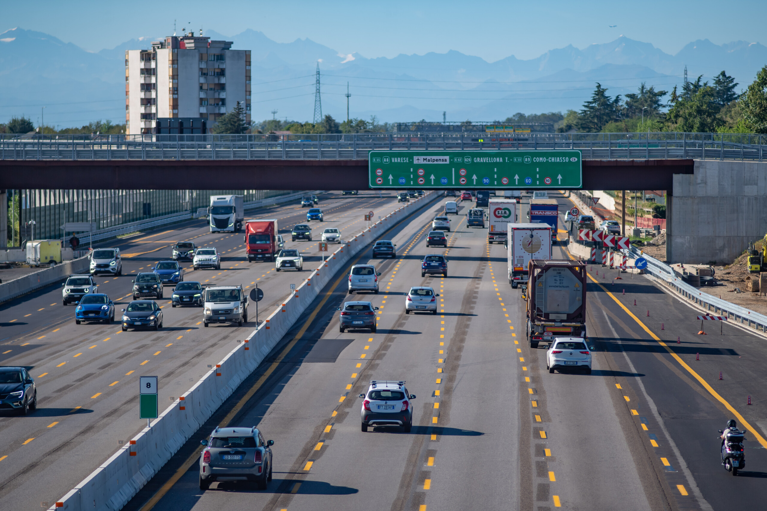 holidays motorways 38 million italians travelling over the three long weekends scaled