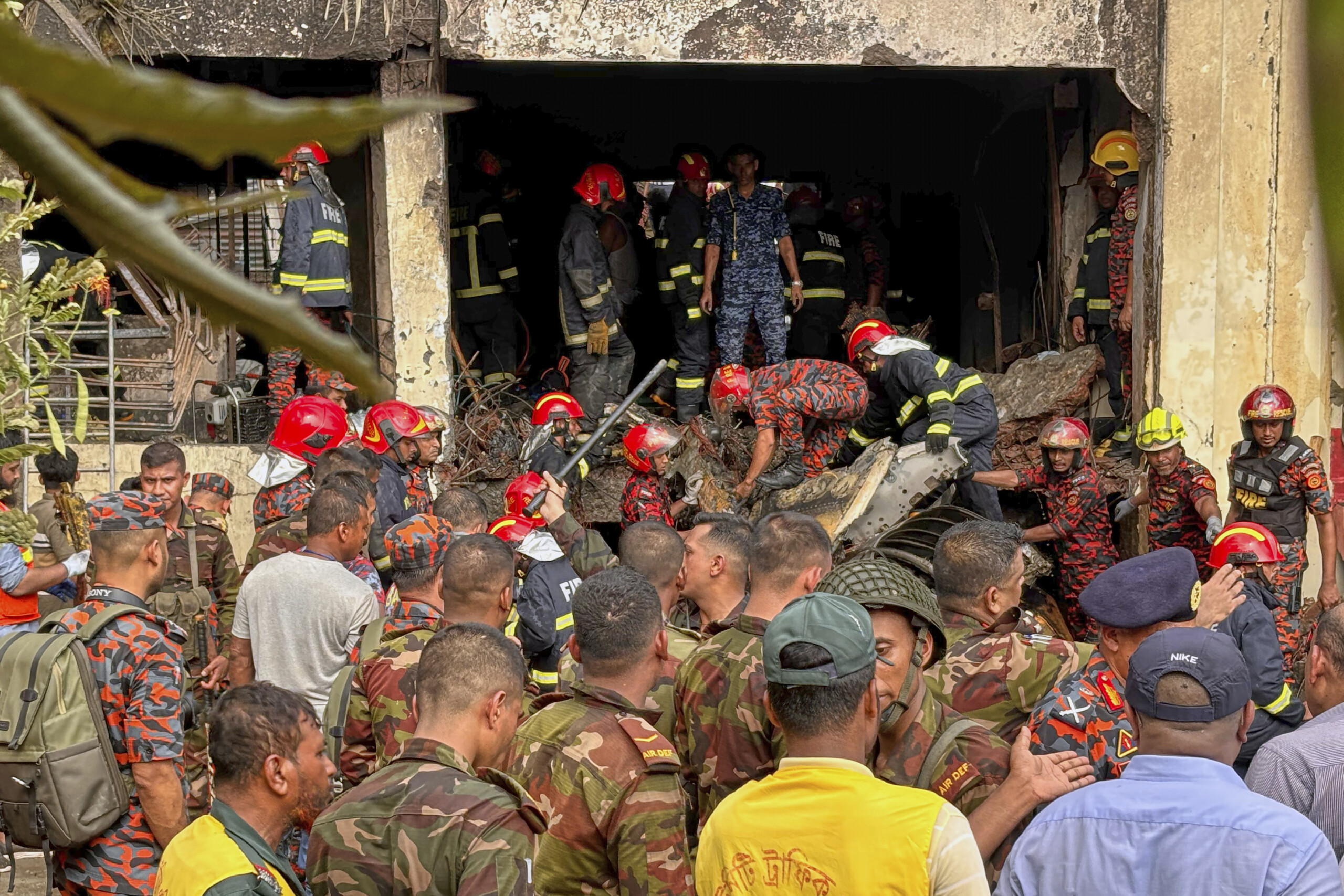 bangladesh military jet crashes into school in dhaka at least one dead scaled