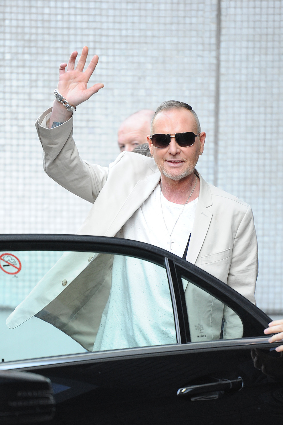 football paul gascoigne collapsed at home in intensive care