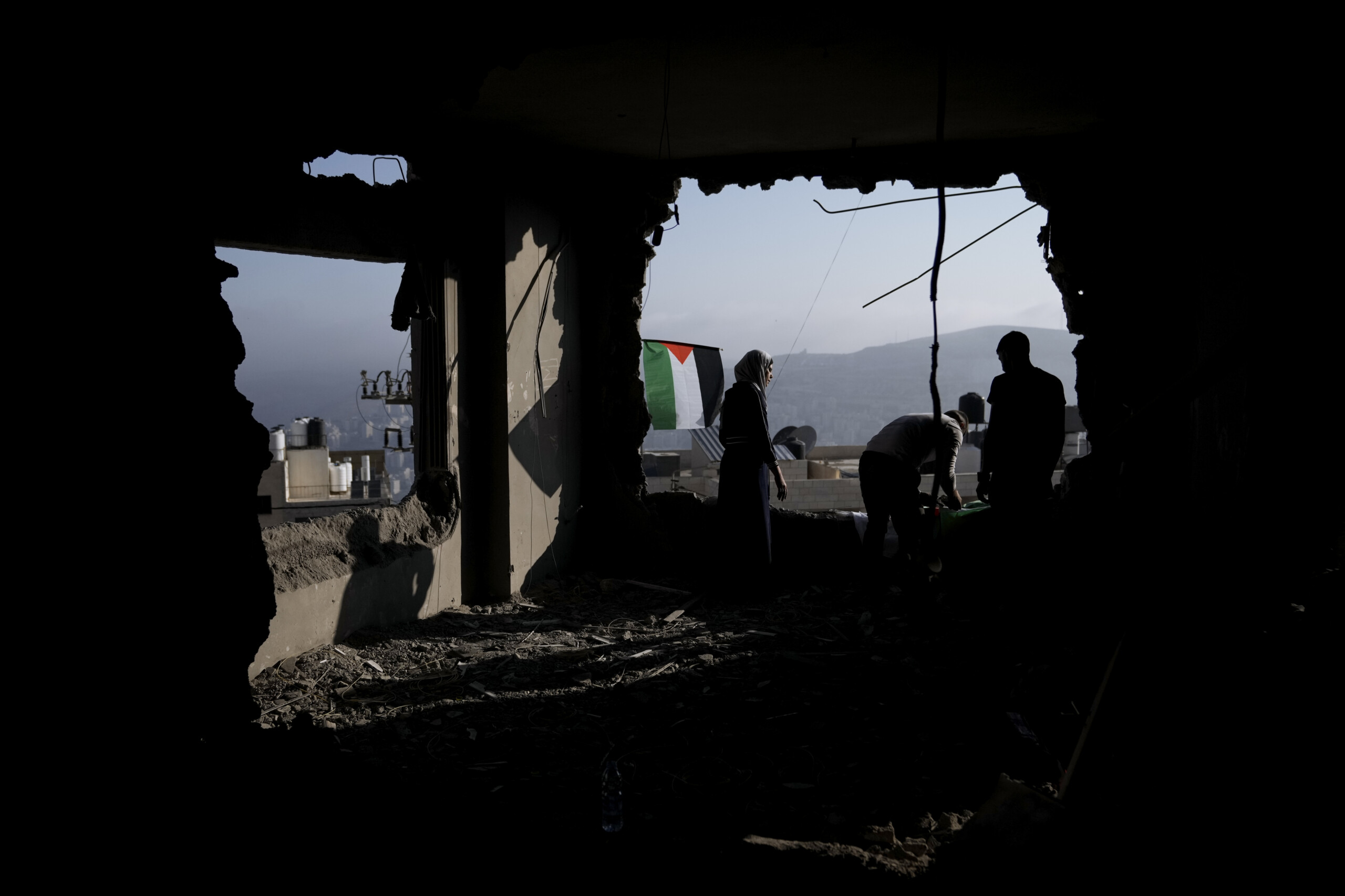 gaza israels ground offensive begins in deir al balah scaled