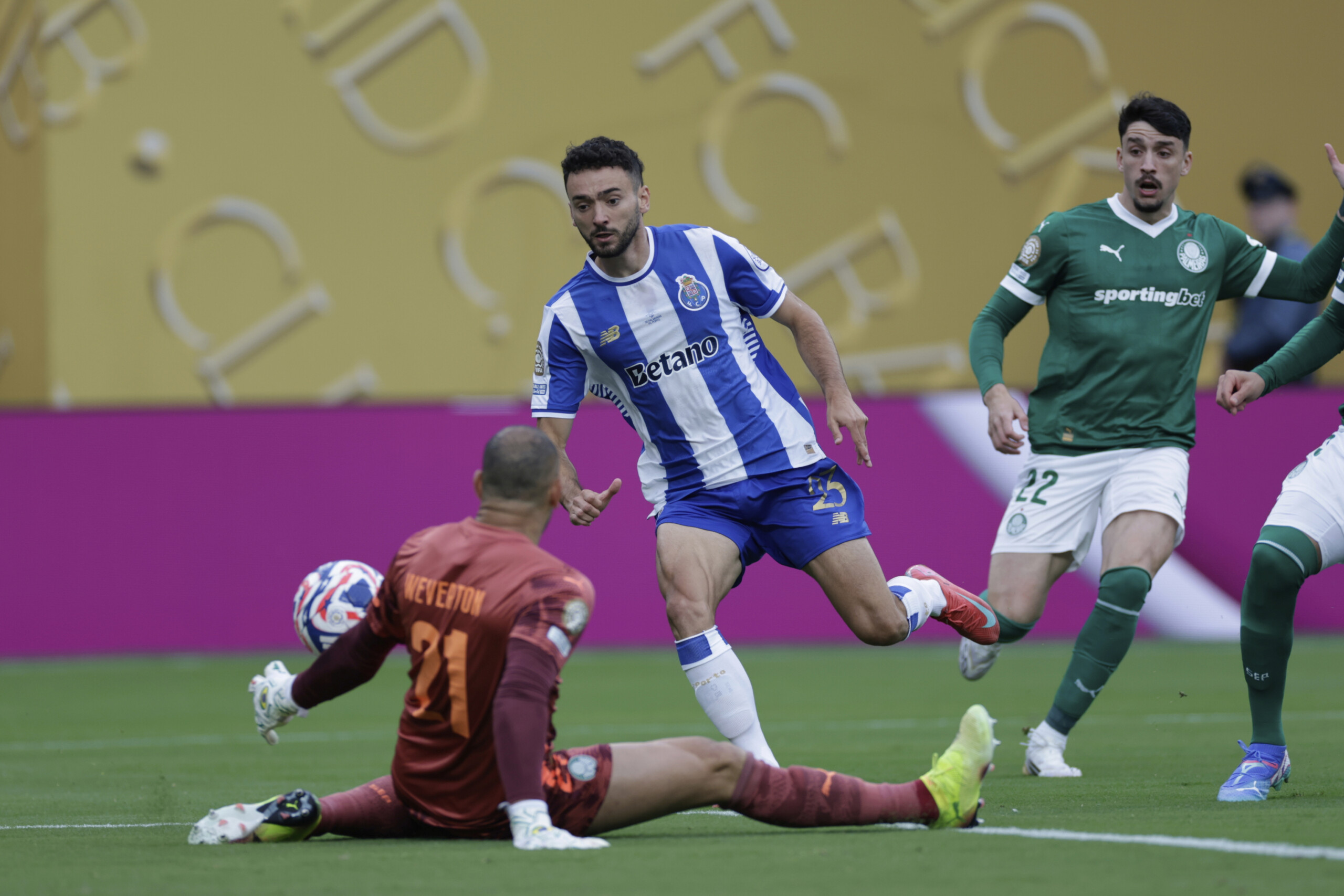 football portuguese media report alberto costa joao mario swap between juve and porto scaled