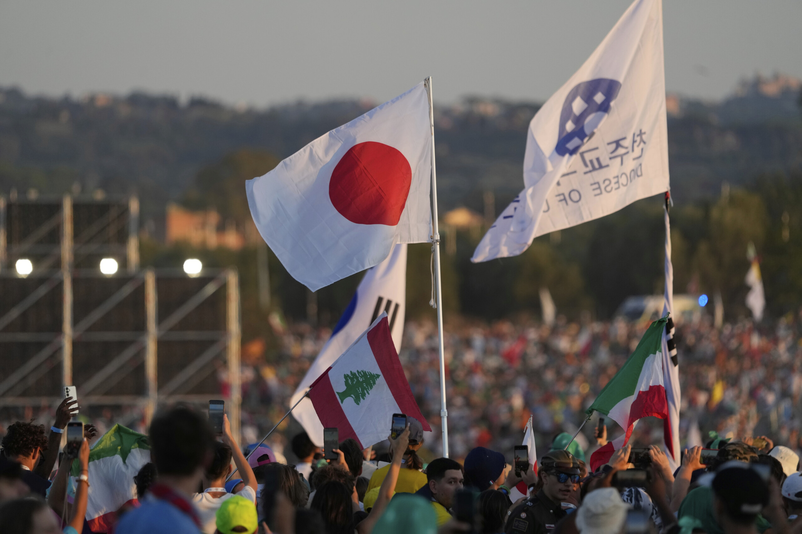 youth jubilee first pilgrims begin to leave tor vergata scaled