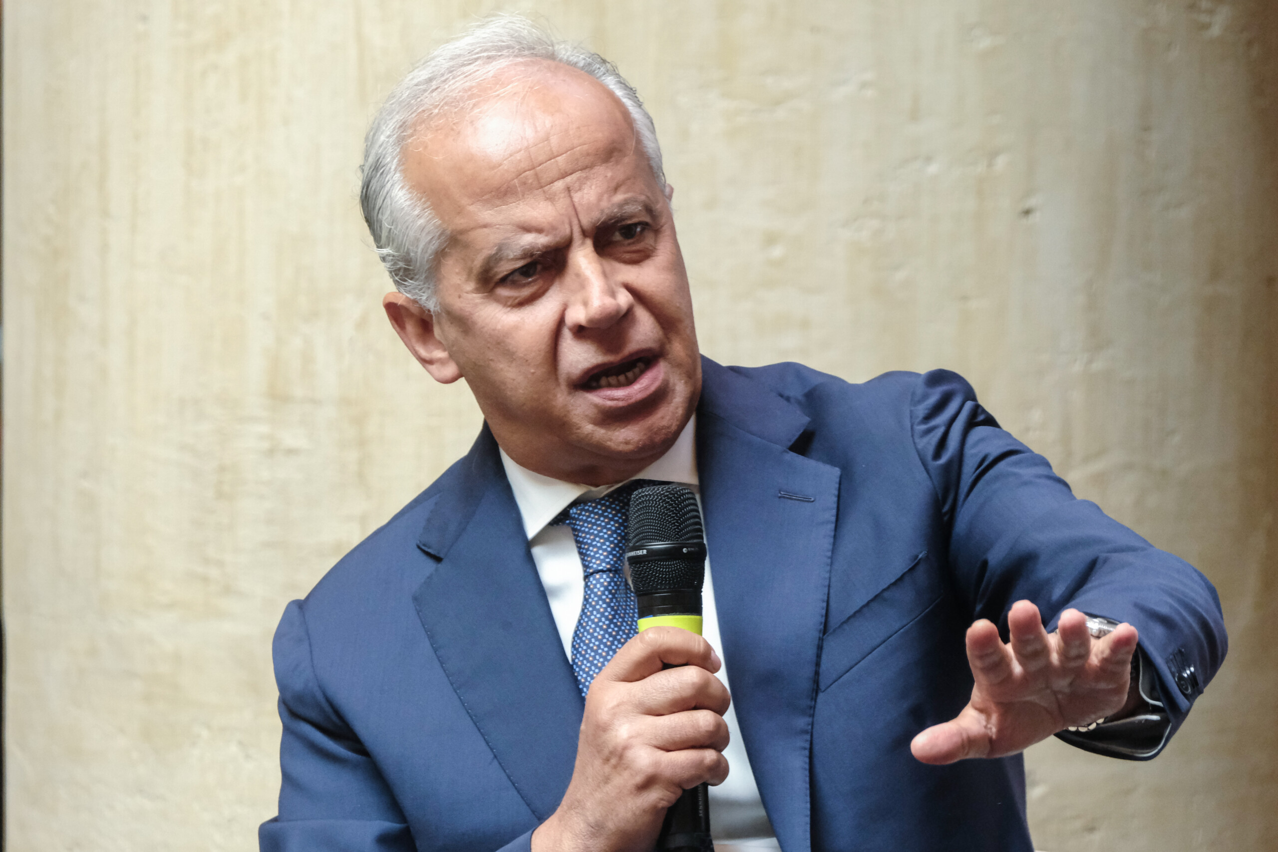 almasri case interior ministry sources no notification yet to piantedosi from ministers court scaled