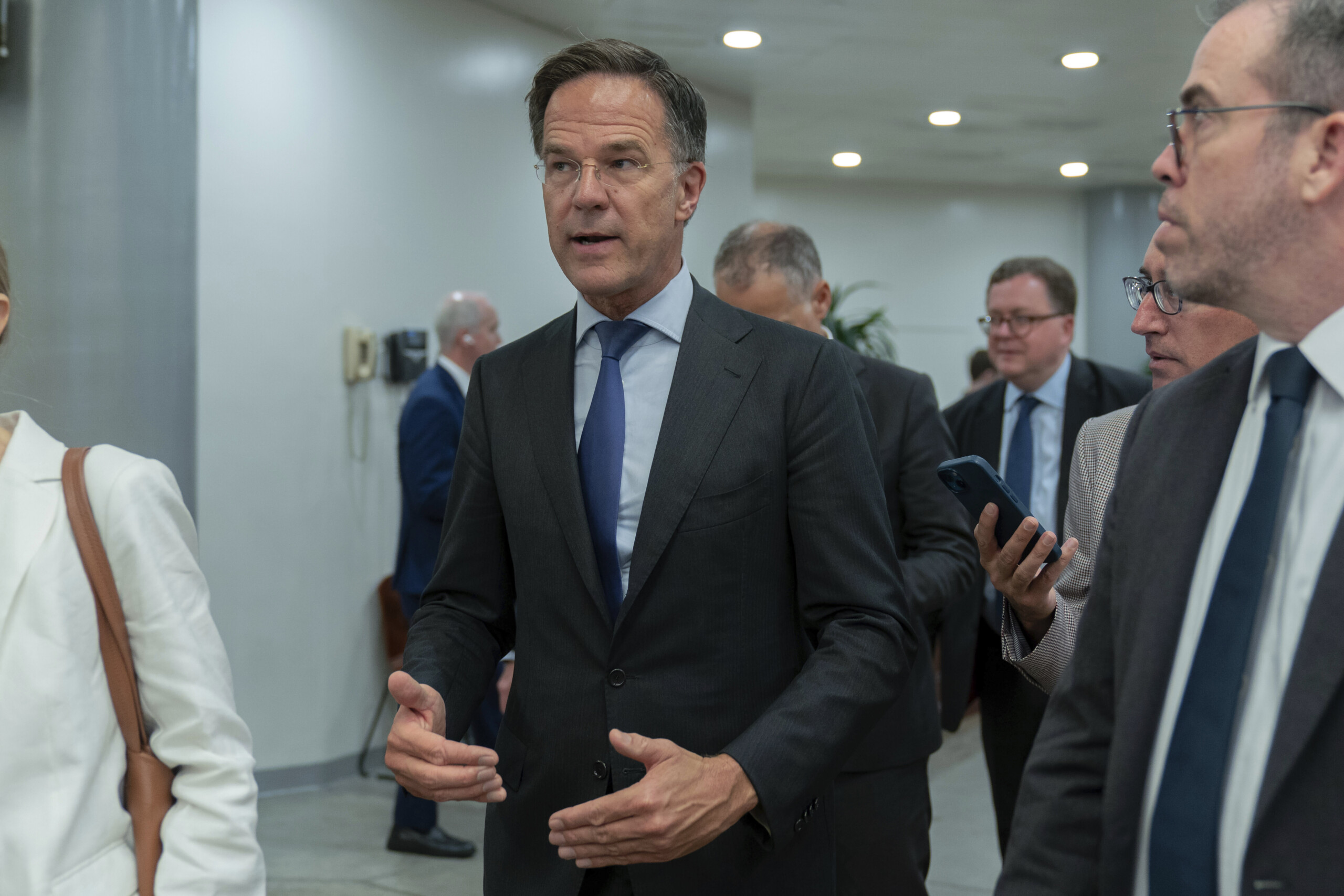 ukraine rutte netherlands first country to buy u s arms for kyiv scaled
